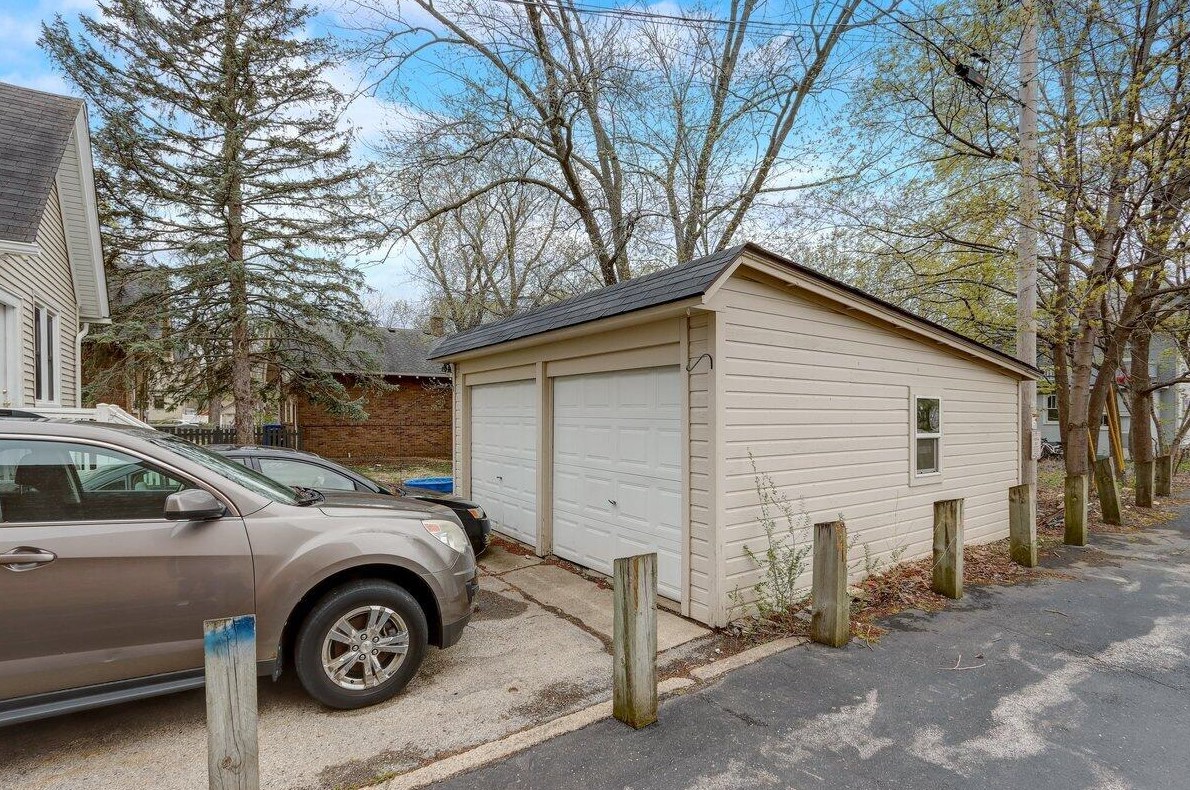 309 Kane St, Lyons WI  53105-2109 exterior