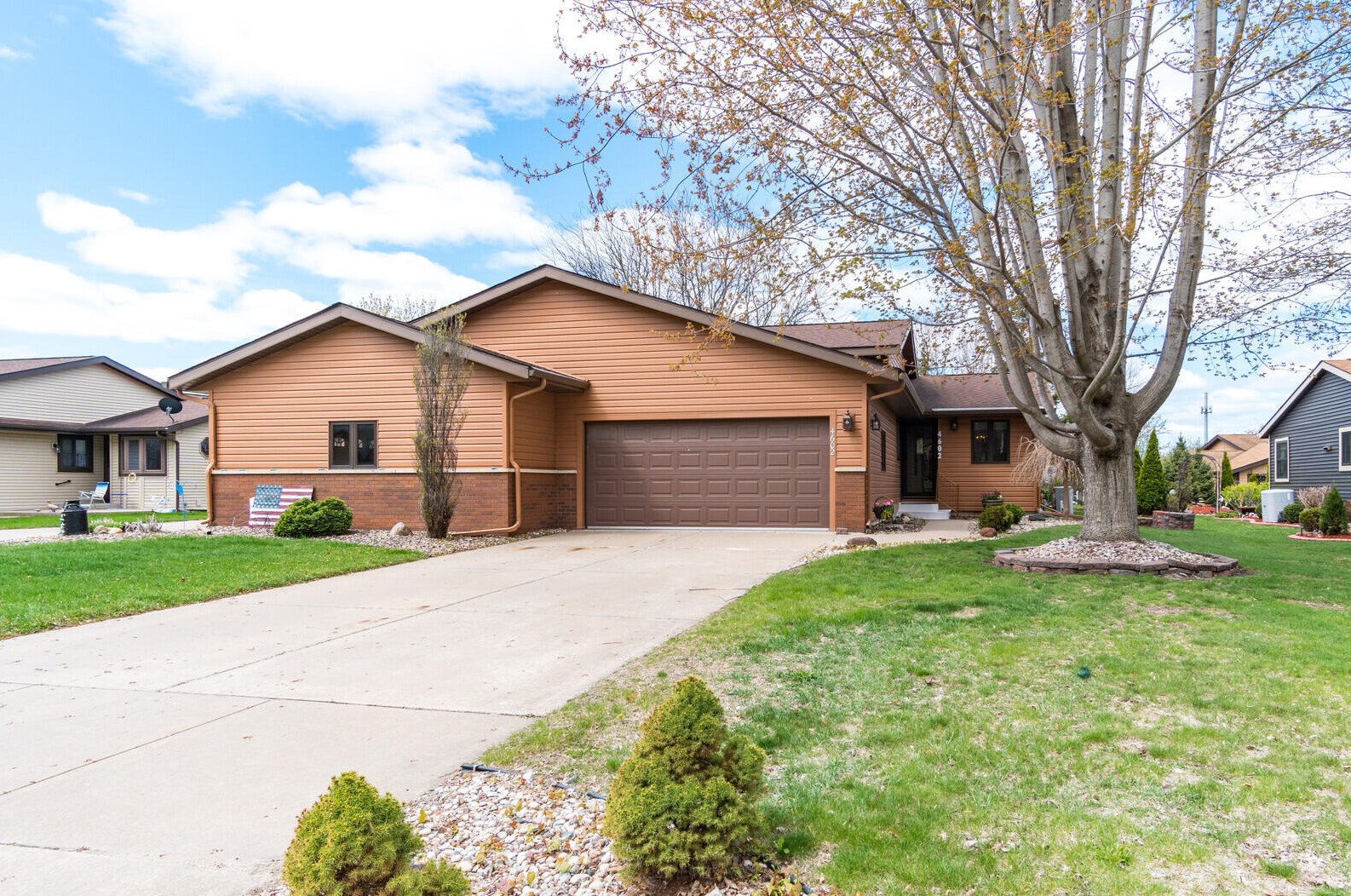 4602 Juniper St, La Crosse, WI 54601