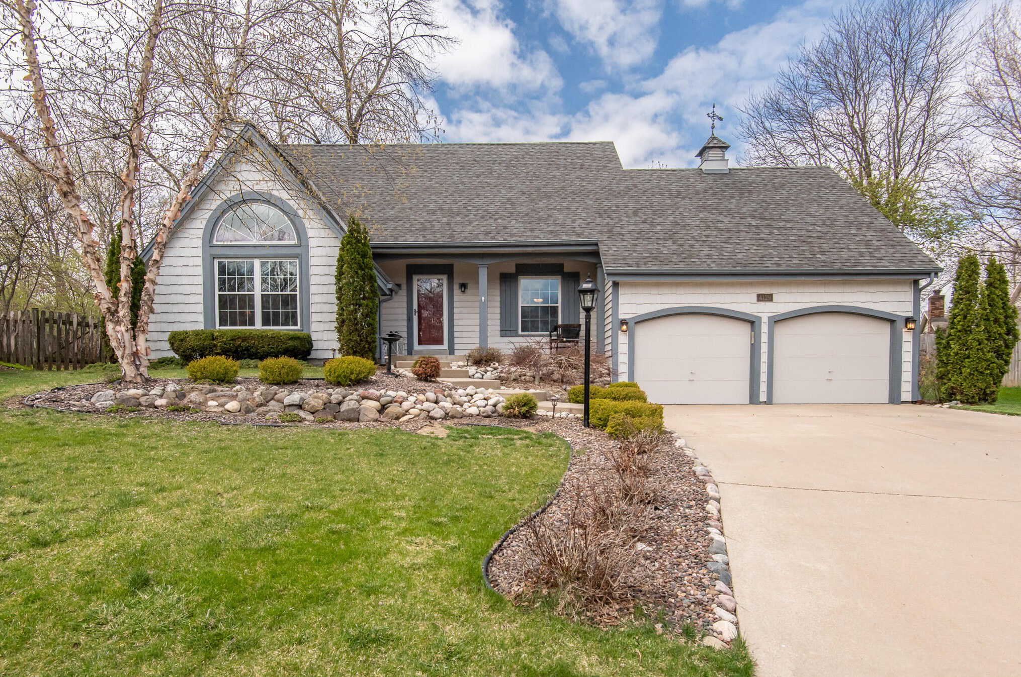 4129 S Carnaby Ct, Waukesha, WI 53151