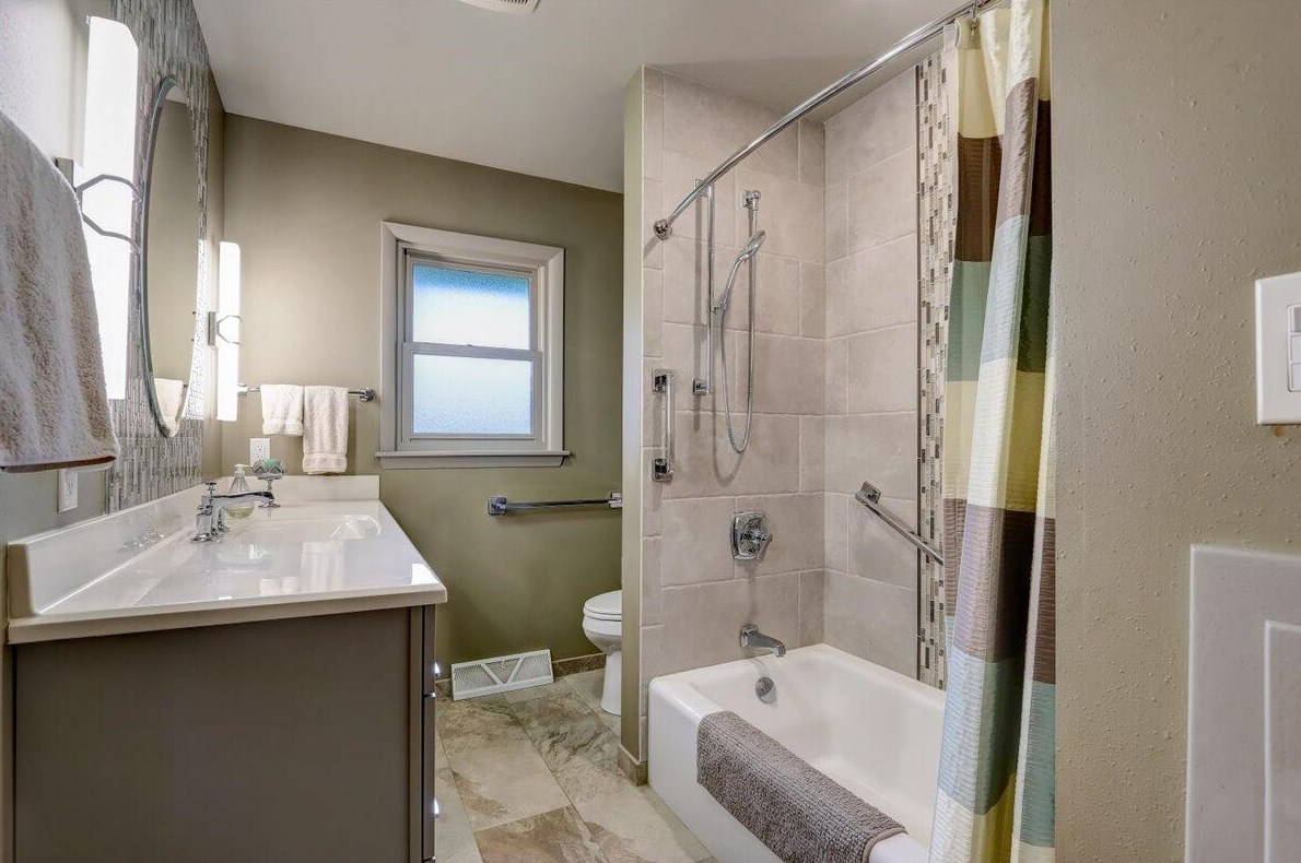 2540 Memorial Dr, Brookfield WI  53045-4326 exterior