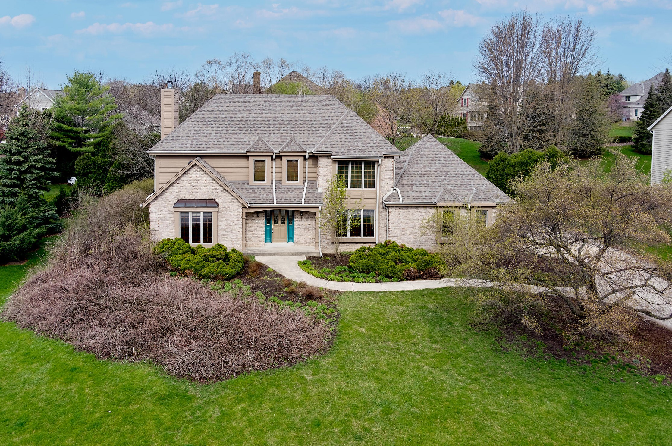 19550 Whitehall Dr, Brookfield, WI 53045-3752
