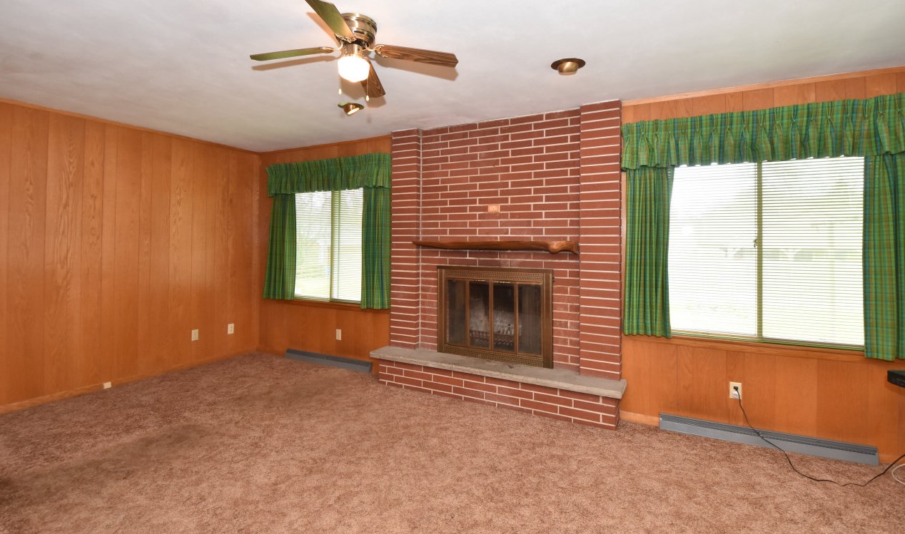 3800 Sherrie Ln, Racine, WI 53405-4857