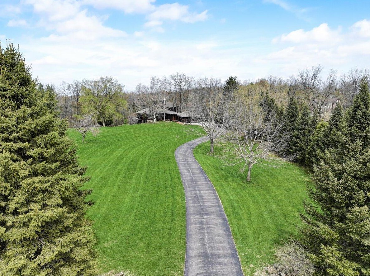 6022 Shannon Rd, Hartford, WI 53027
