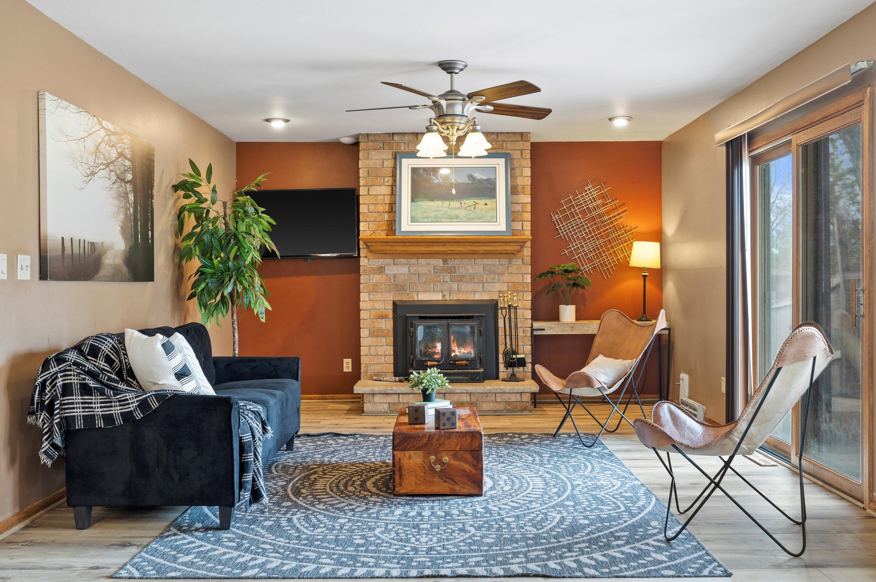 16100 W Riviera Dr, Waukesha, WI 53151