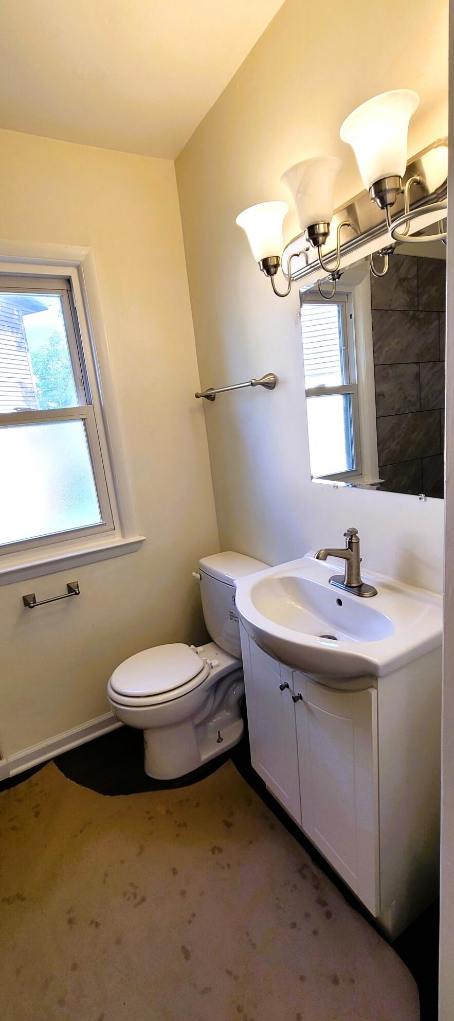 9514 Beloit Rd, Milwaukee WI  53227-4335 exterior