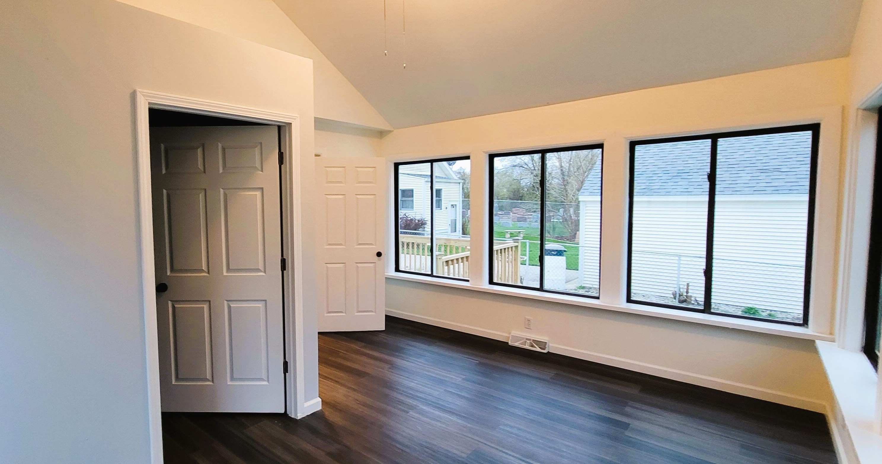 9514 Beloit Rd, Milwaukee WI  53227-4335 exterior