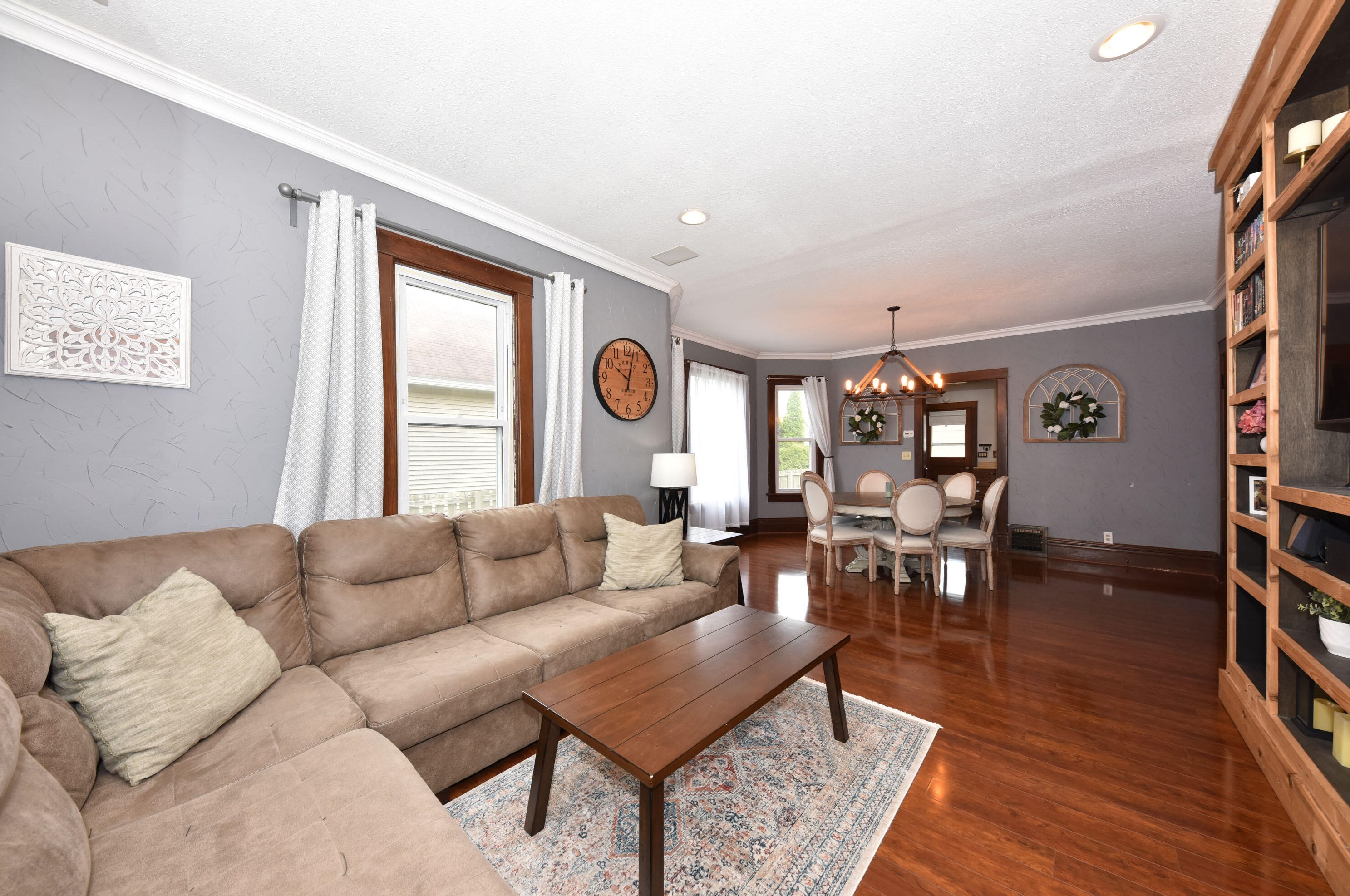 457 Michigan St, Port Washington, WI 53074-2115