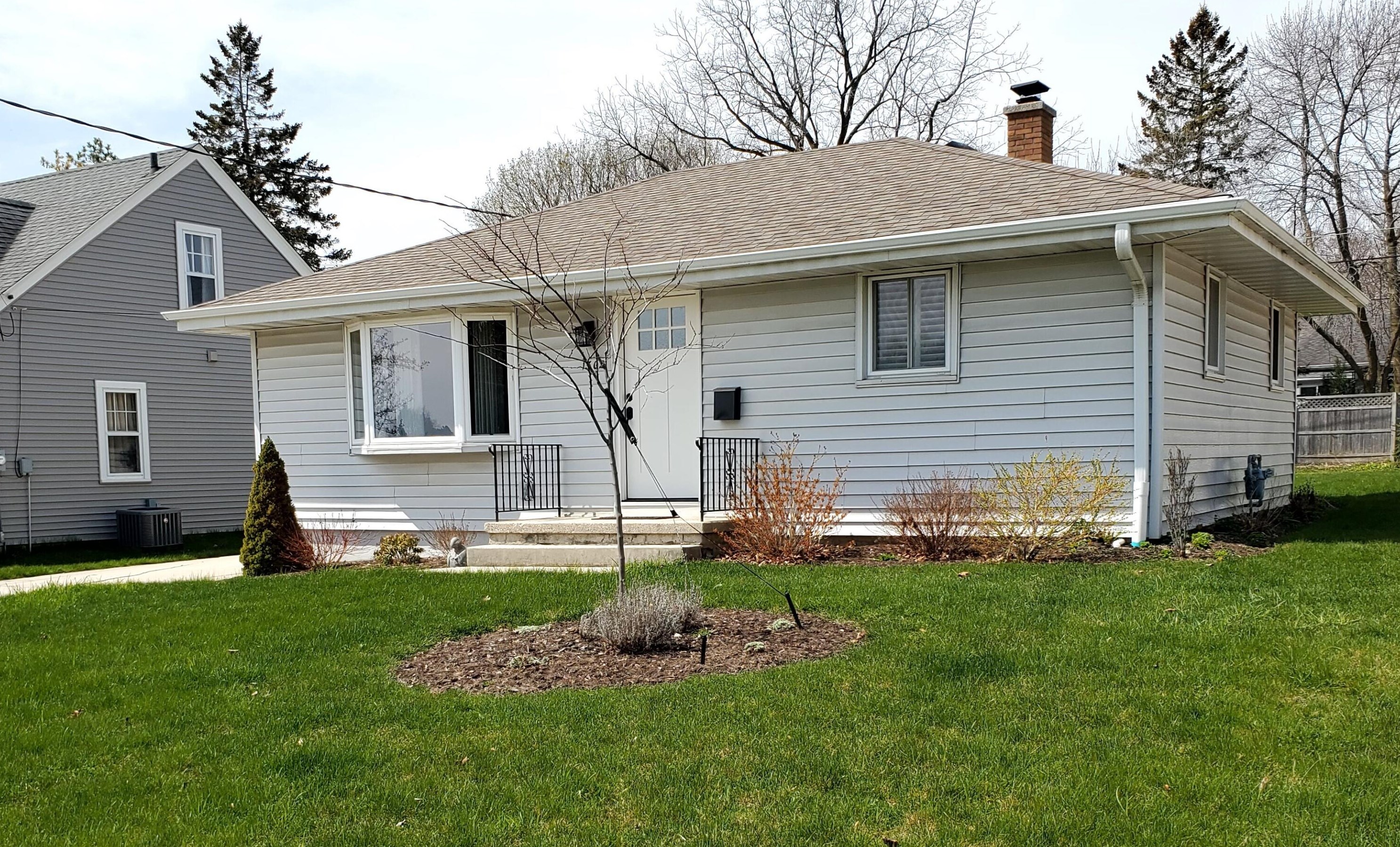 1302 N 8th St, Manitowoc, WI 54220