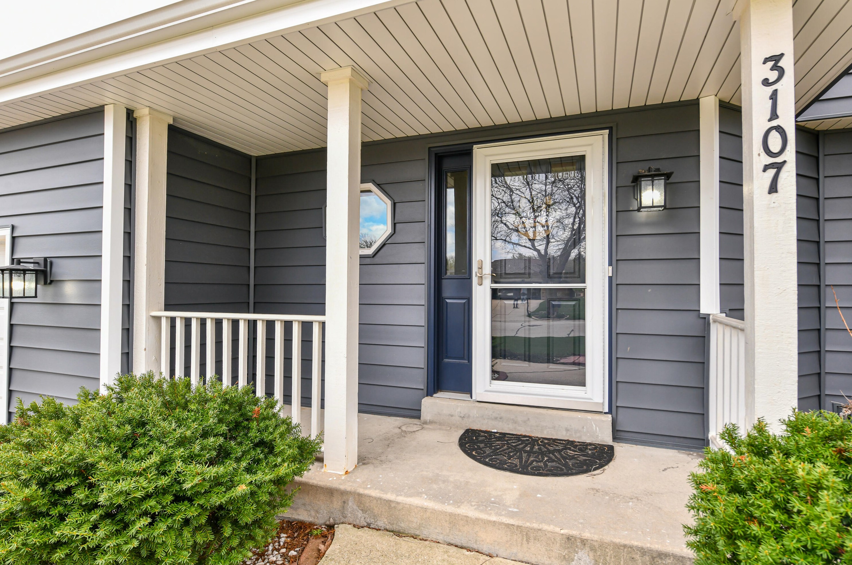 3107 Thorncrest Dr, Hales Corners, WI 53132-9114