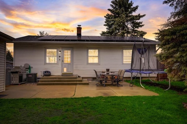 2809 Indian Trl, Racine, WI 53402-1133
