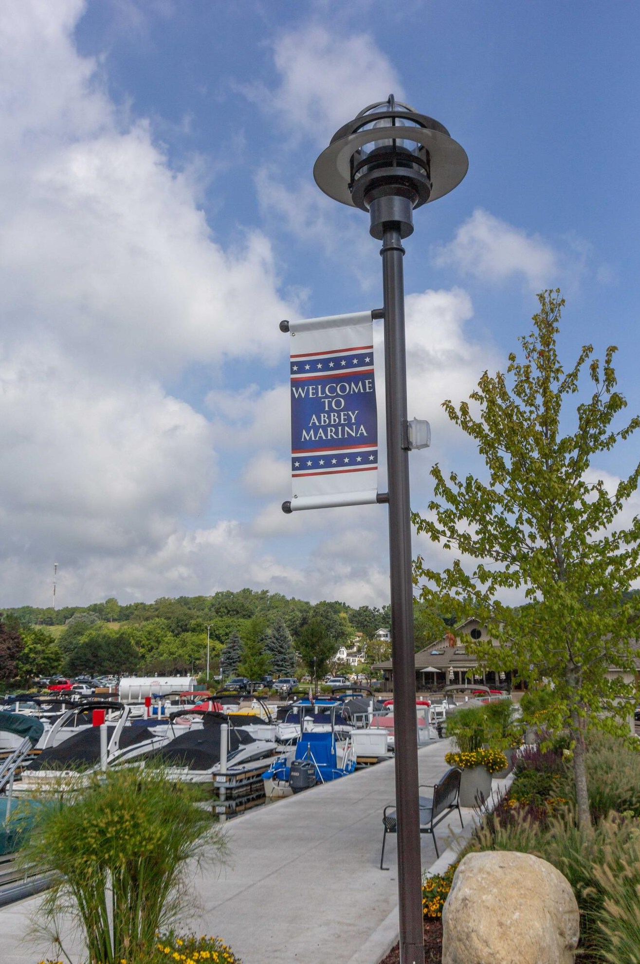 271 Fontana Blvd #931, Fontana, WI 53125