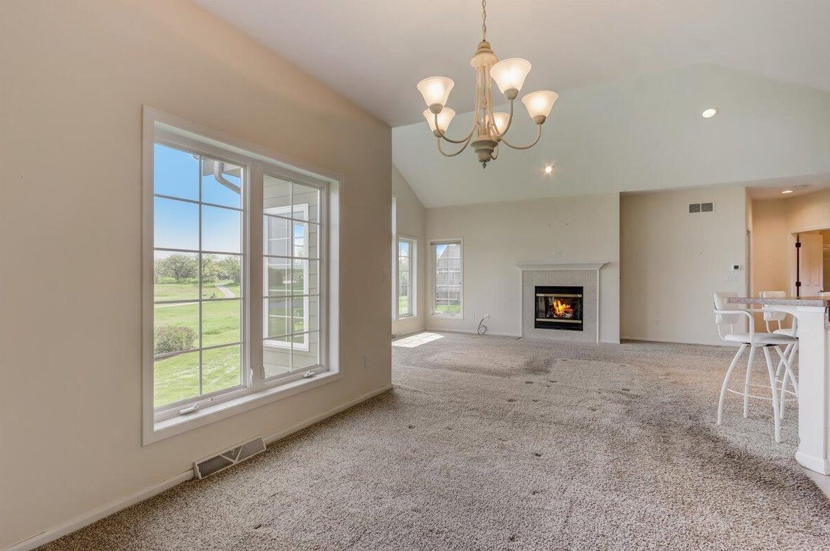 222 Eagles Cove Cir, North Prairie, WI 53153