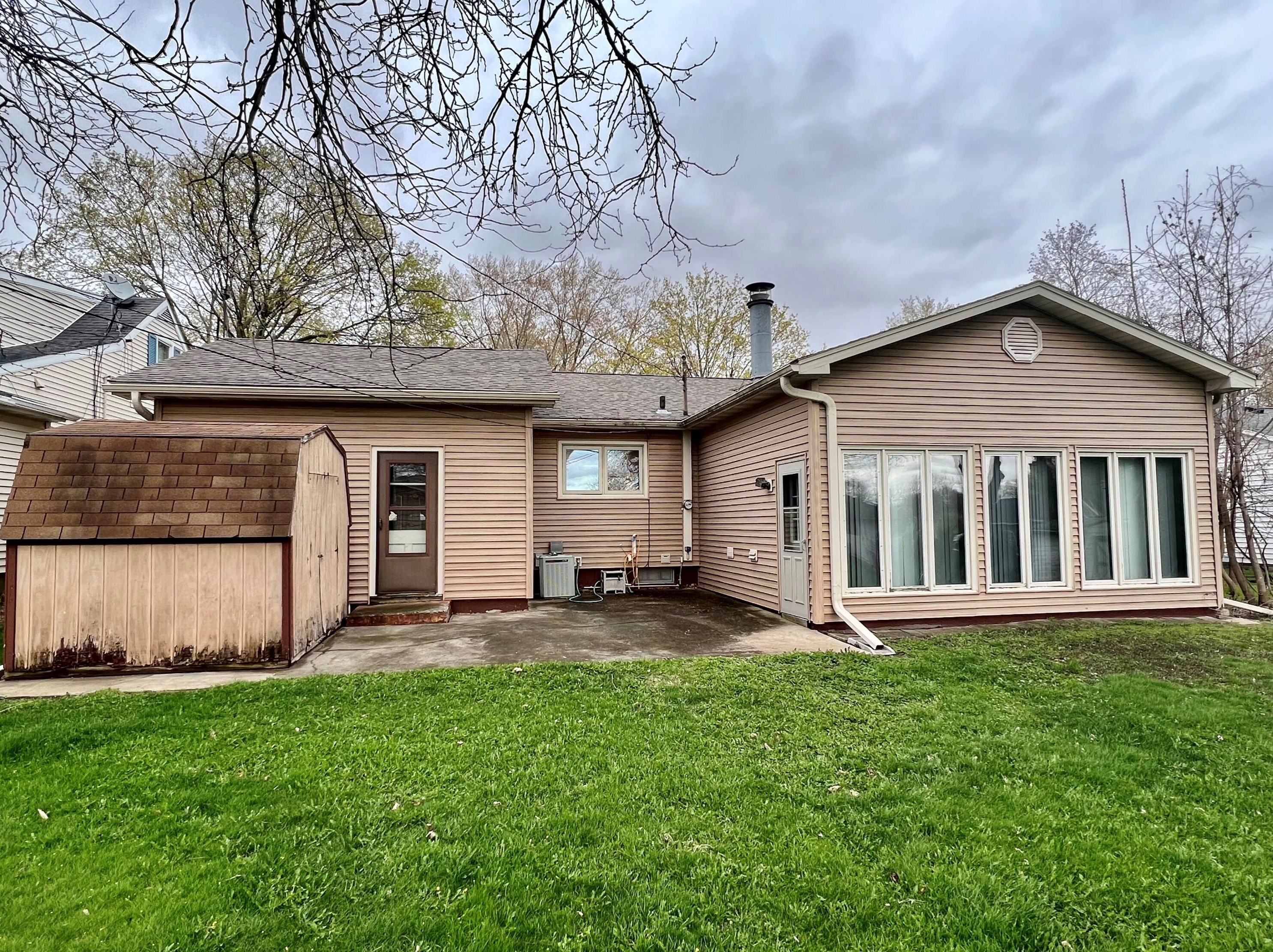 511 Fischer Ave, Jefferson, WI 53549-2129