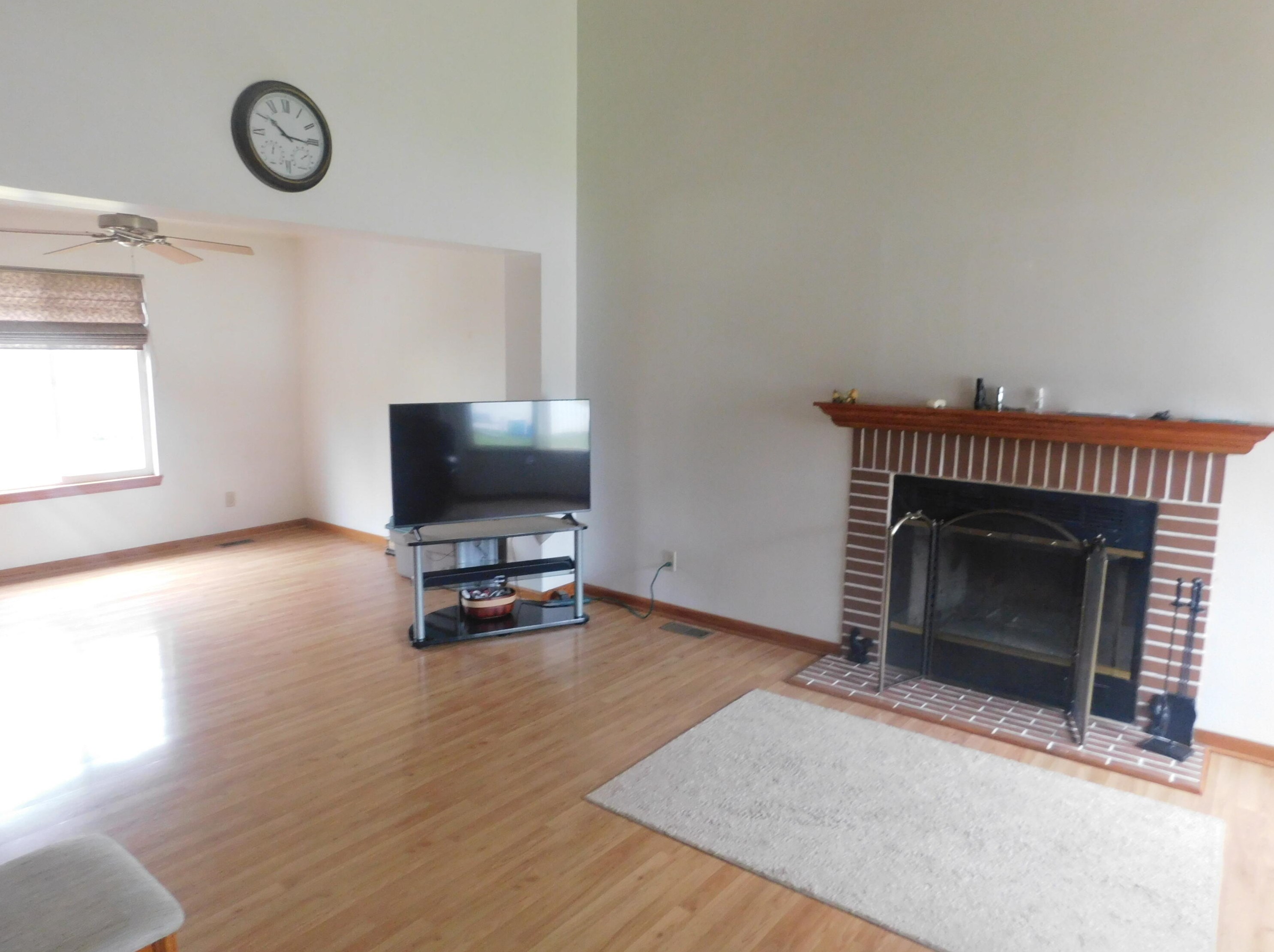 1461 Oak St, Twin Lakes, WI 53181