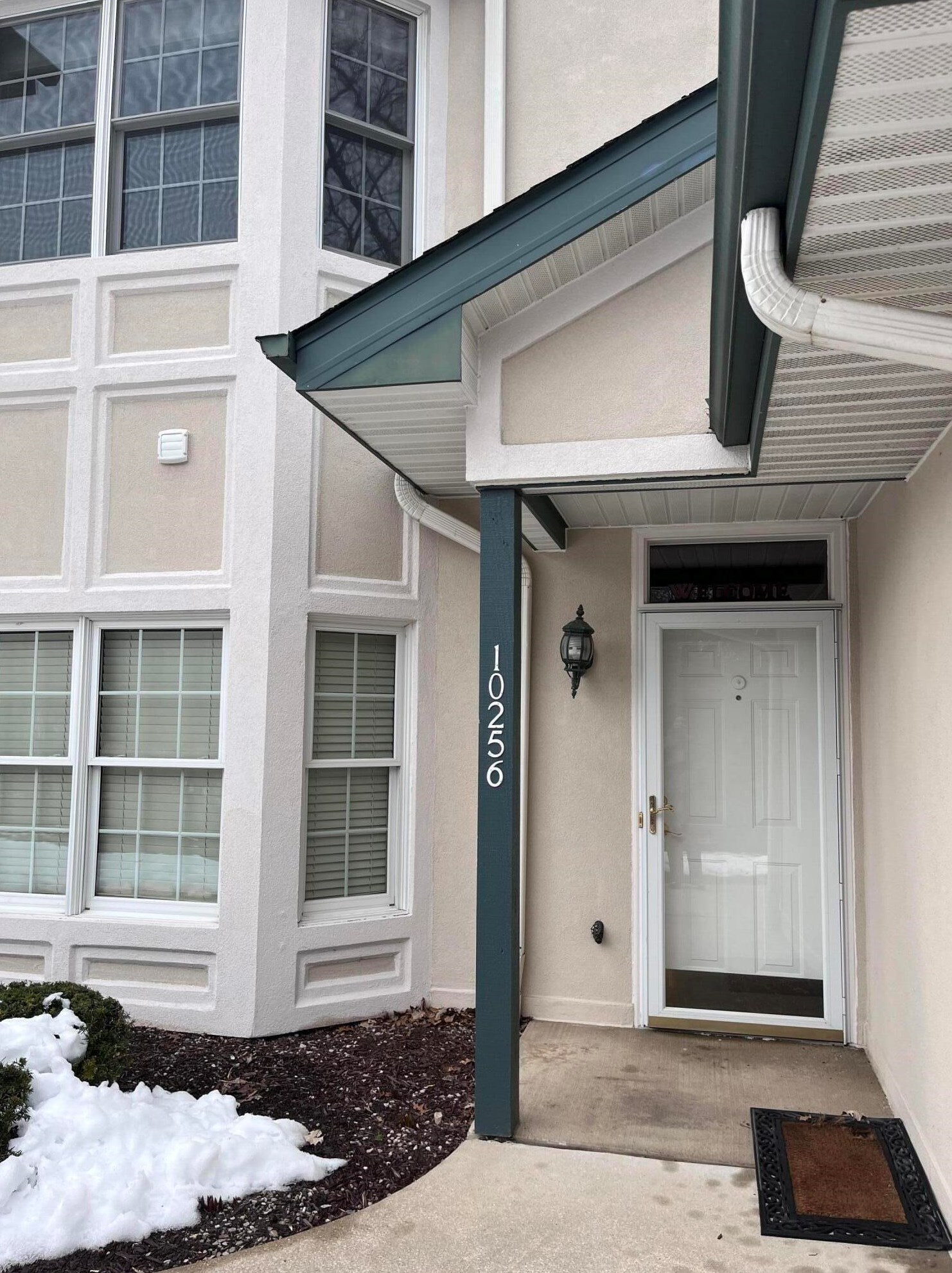 10256 W Deerwood Ln, Hales Corners, WI 53132