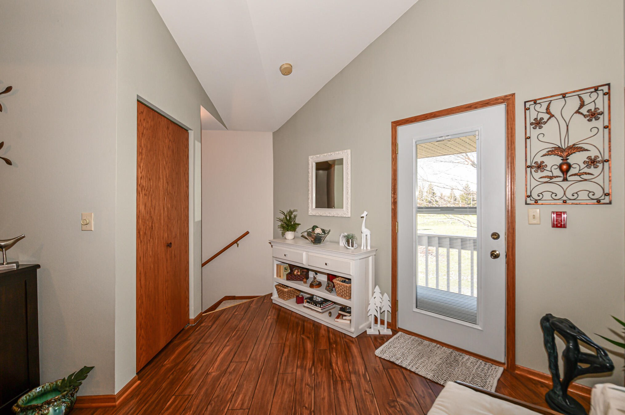 3620 Rawson Ave, Hales Corners, WI 53132-9432