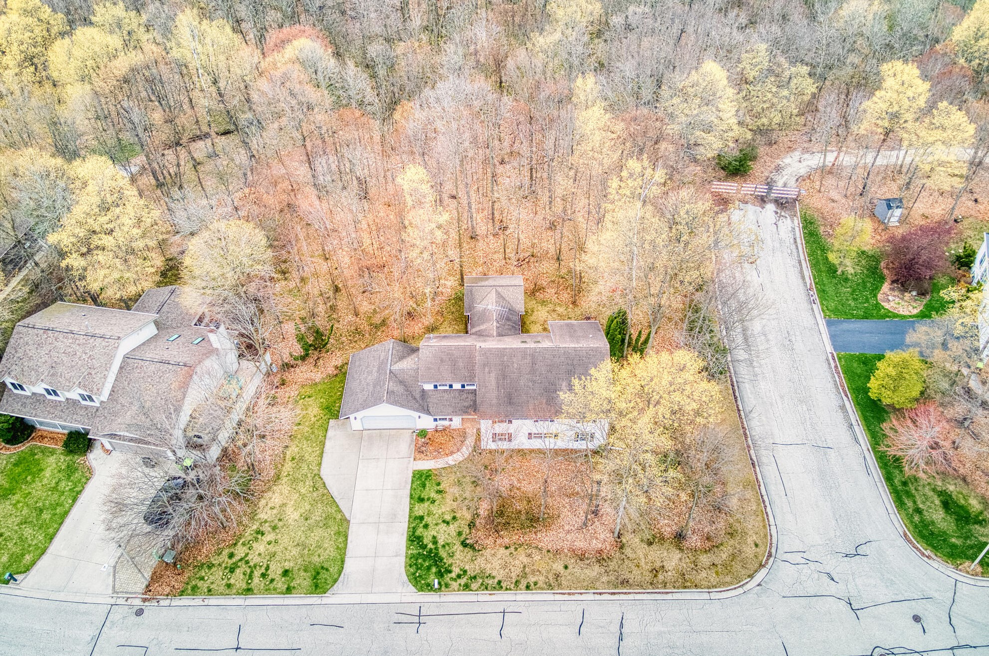 1004 Cobblestone Dr, Sheboygan WI  53083-5703 exterior