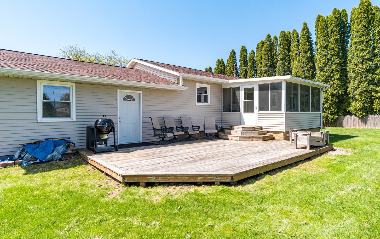303 Mchugh Street E, Holmen, WI 54636
