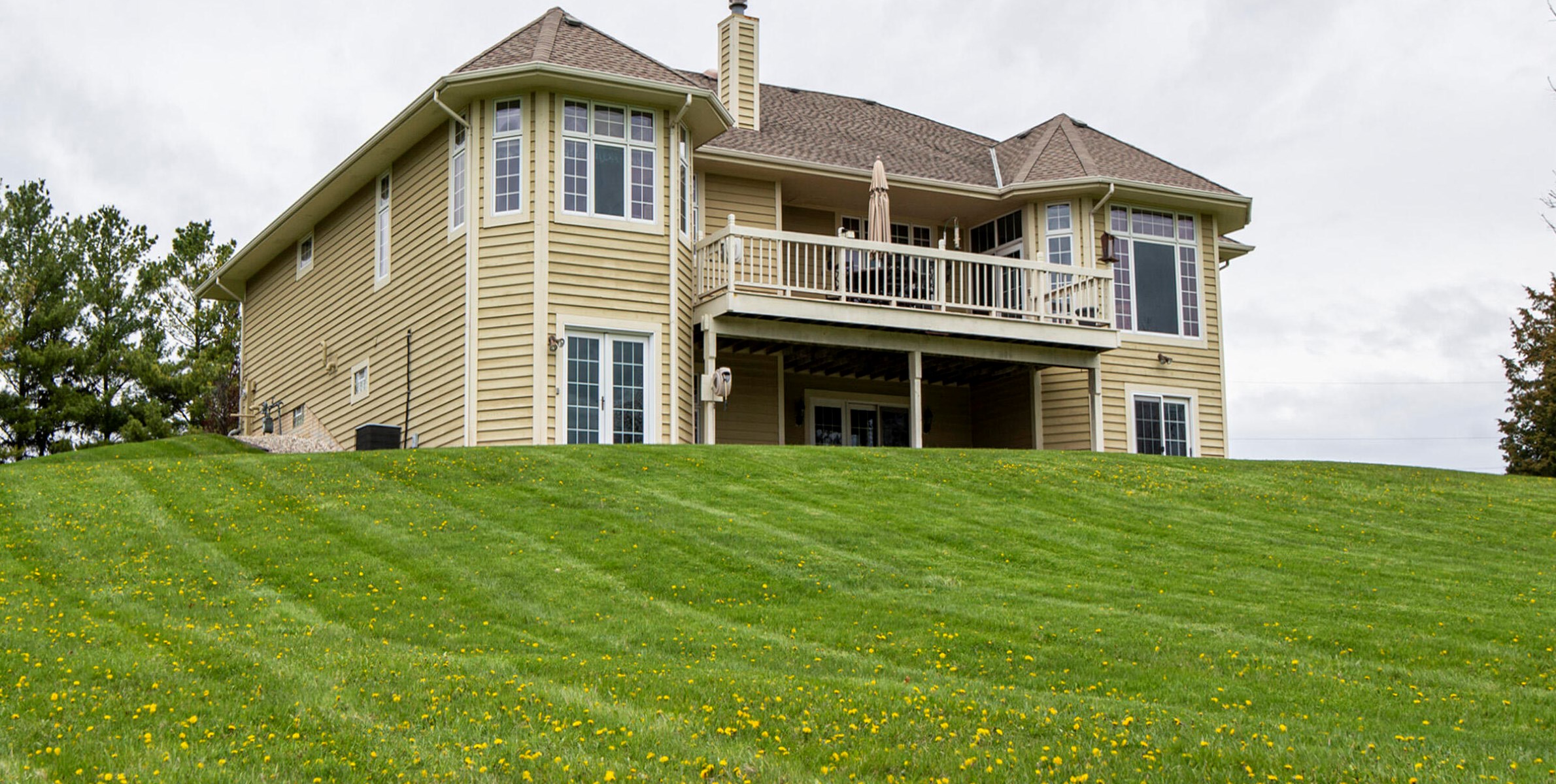1550 Indian Spring Dr, Delafield, WI 53018-2231