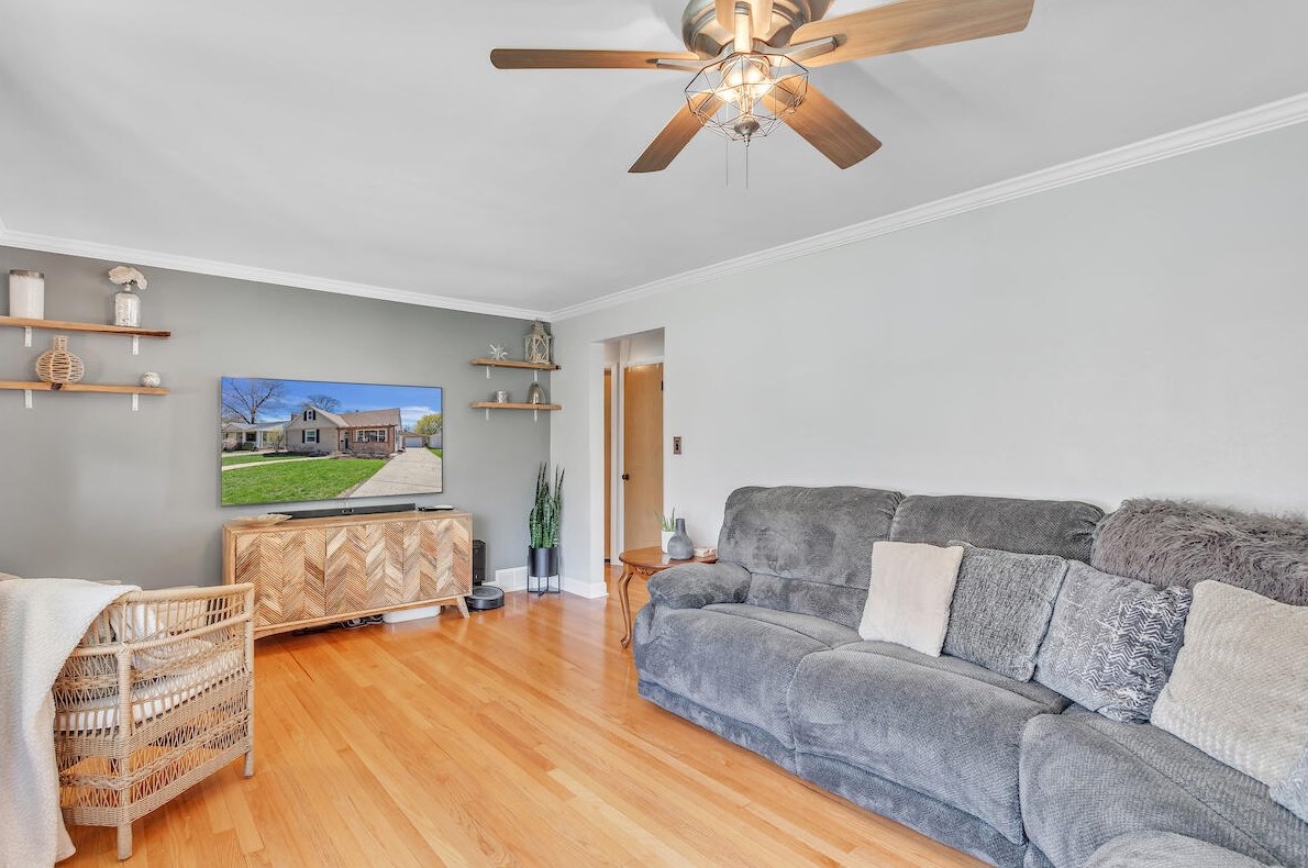 4419 Harding Rd, Kenosha, WI 53142
