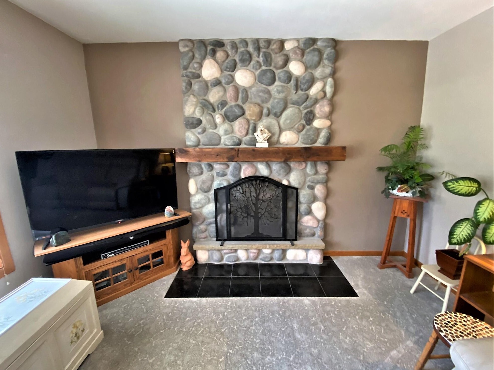 12134 Belmar Dr, Hales Corners WI  53132-1030 exterior