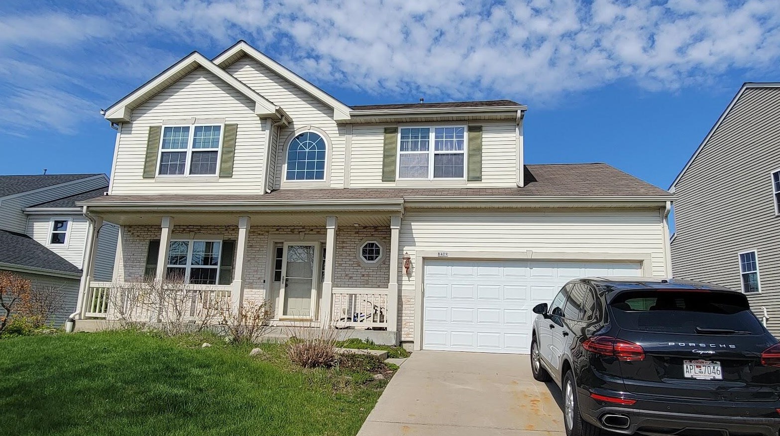 8409 Palomino Dr, Oak Creek, WI 53154-8526
