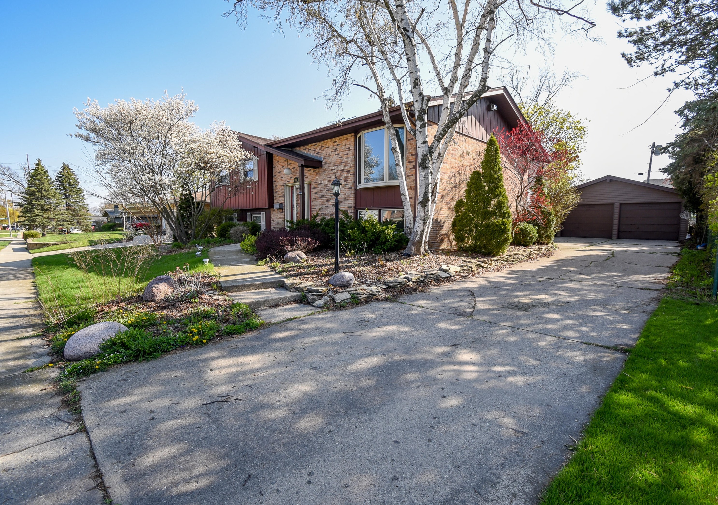 6822 Pershing Blvd, Kenosha, WI 53142
