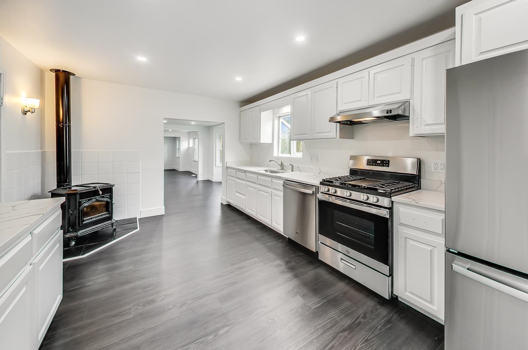 1011 Bay View Ave, Twin Lakes, WI 53181