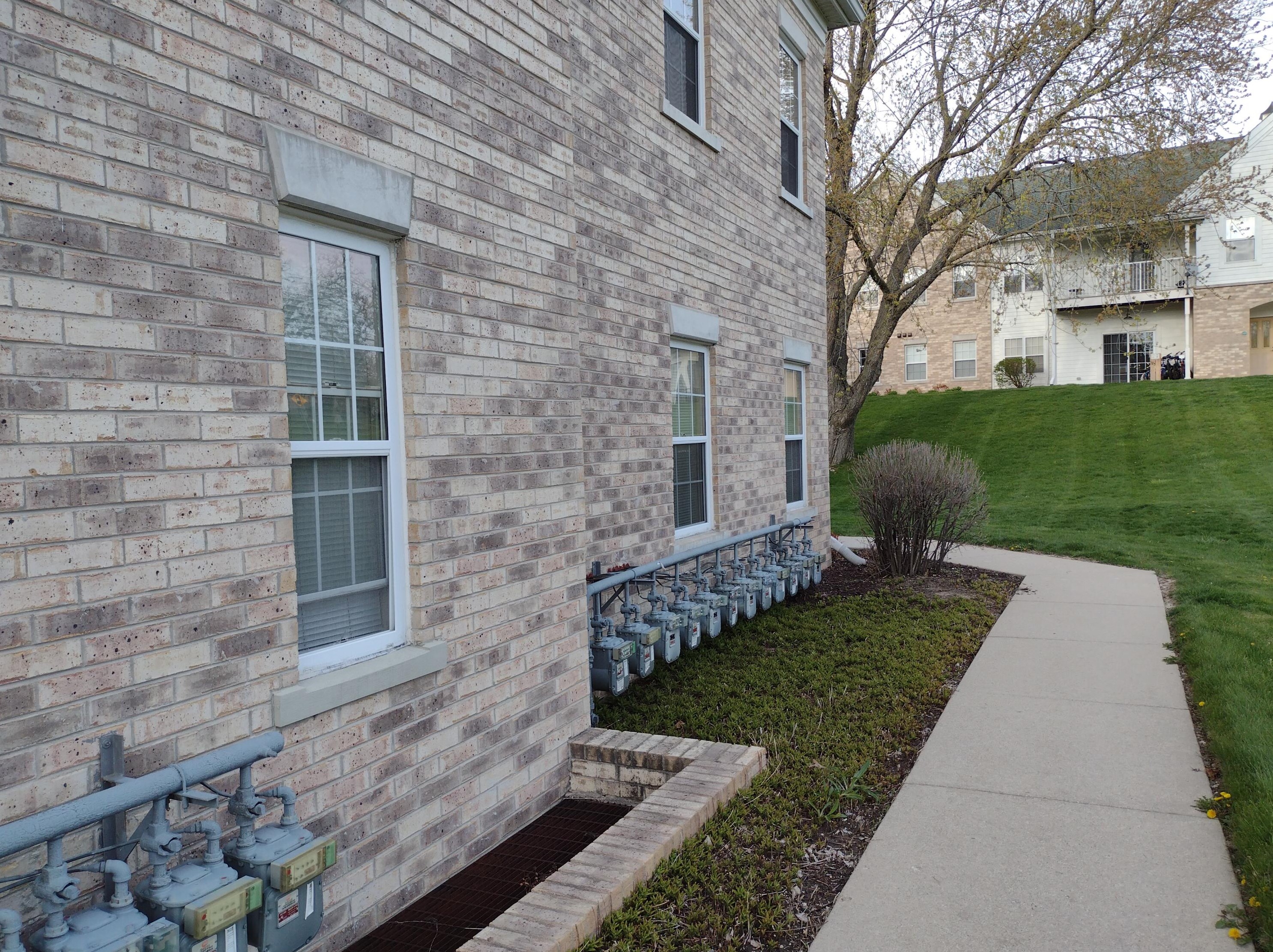 2718 Northview Rd #13, Waukesha, WI 53188