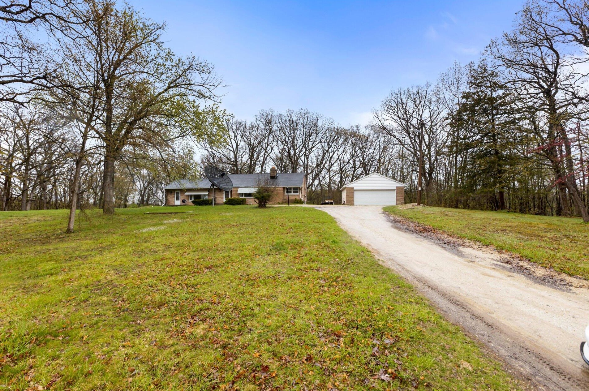 6225 Townline Rd, Waterford, WI 53185