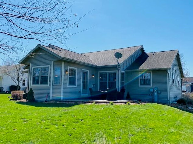 1268 Crystal Ln, Mayville, WI 53050