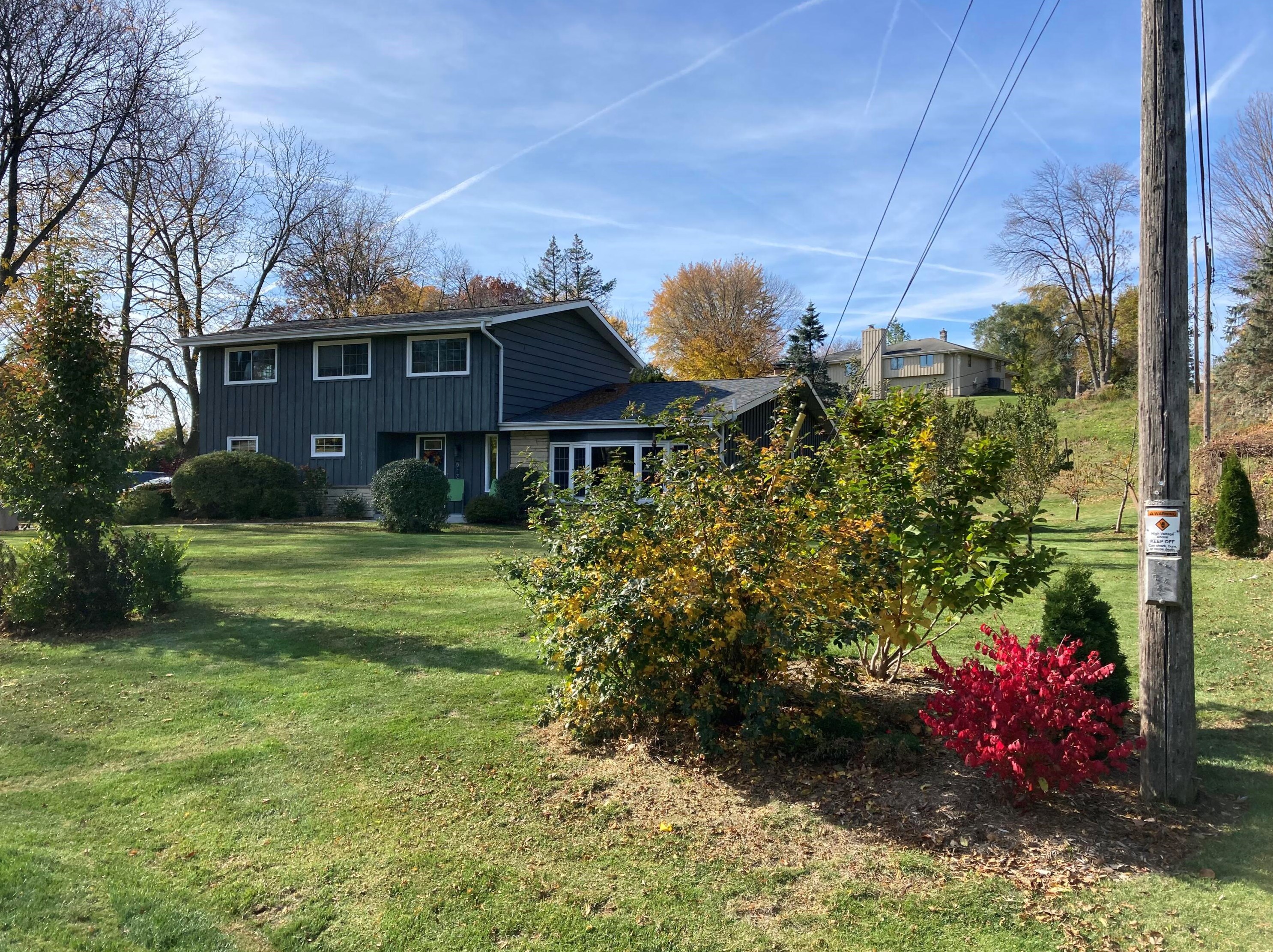 1045 Zacher Blvd, Brookfield, WI 53005-4120