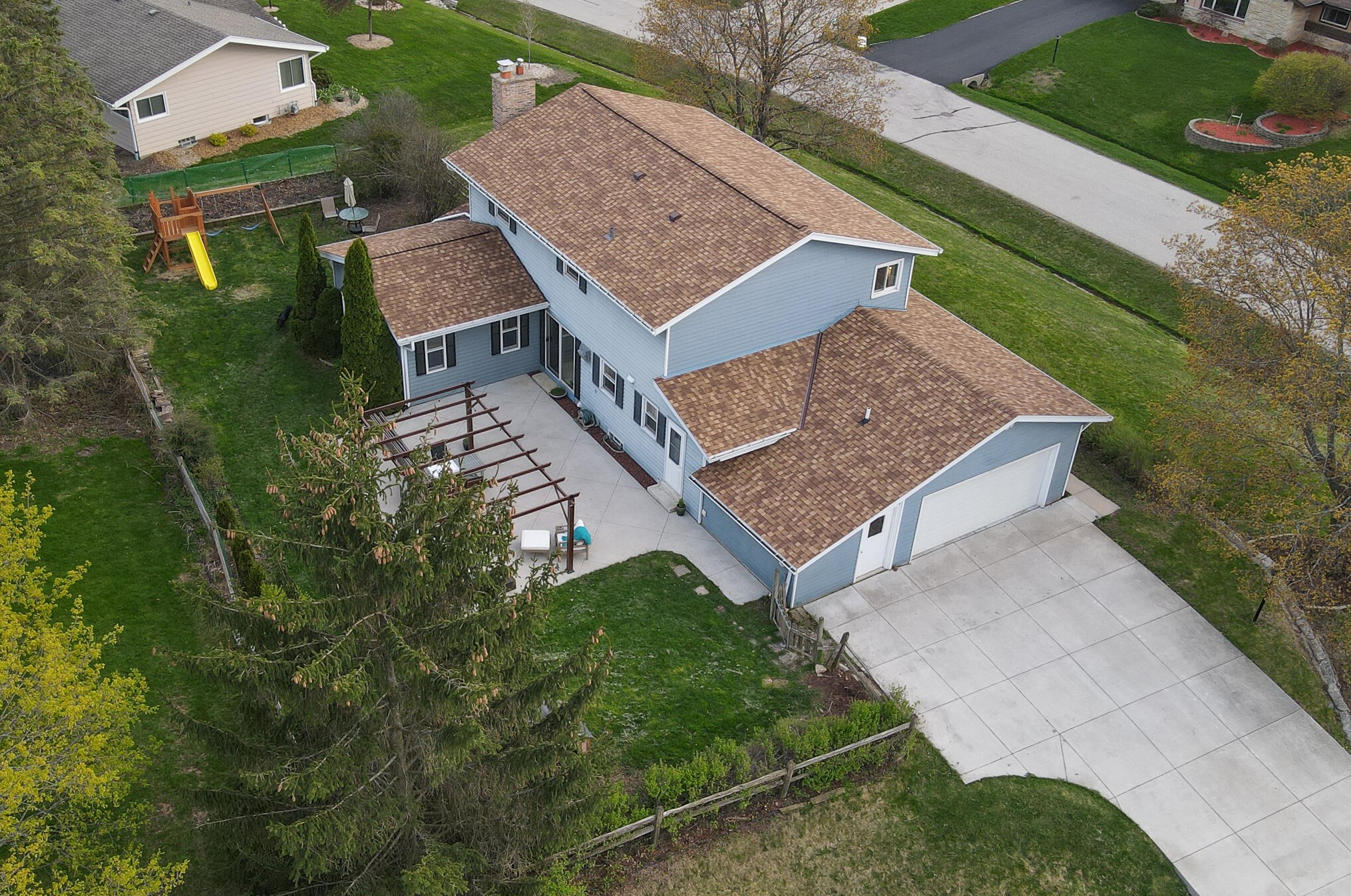 1910 S Parkwood Ln, Waukesha, WI 53151