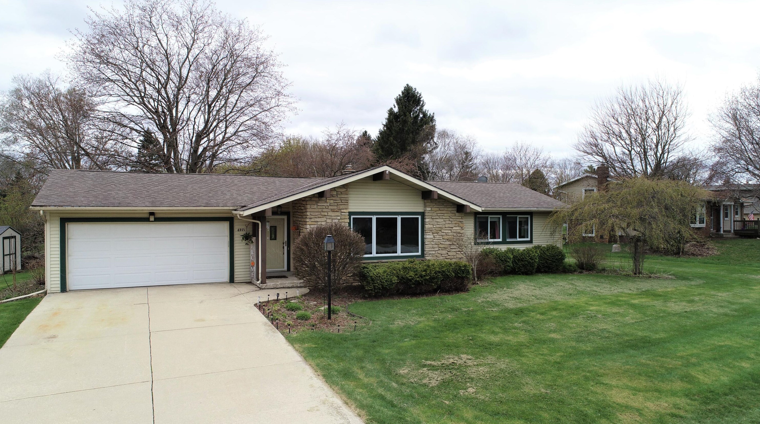 6971 Lark Ave, Hartford, WI 53027-9008