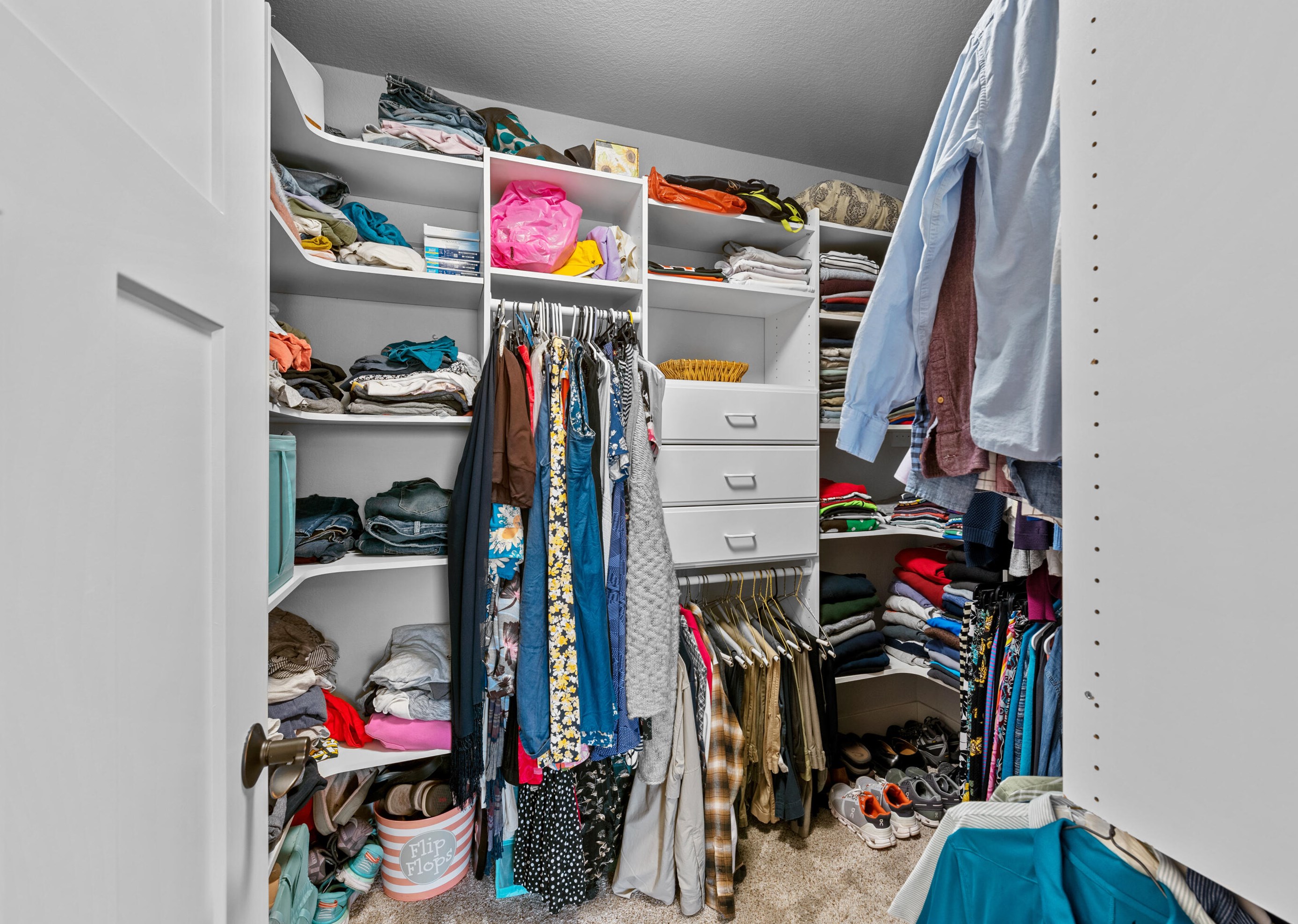 1407 Red Oak Dr, Hartford WI  53027-8722 exterior