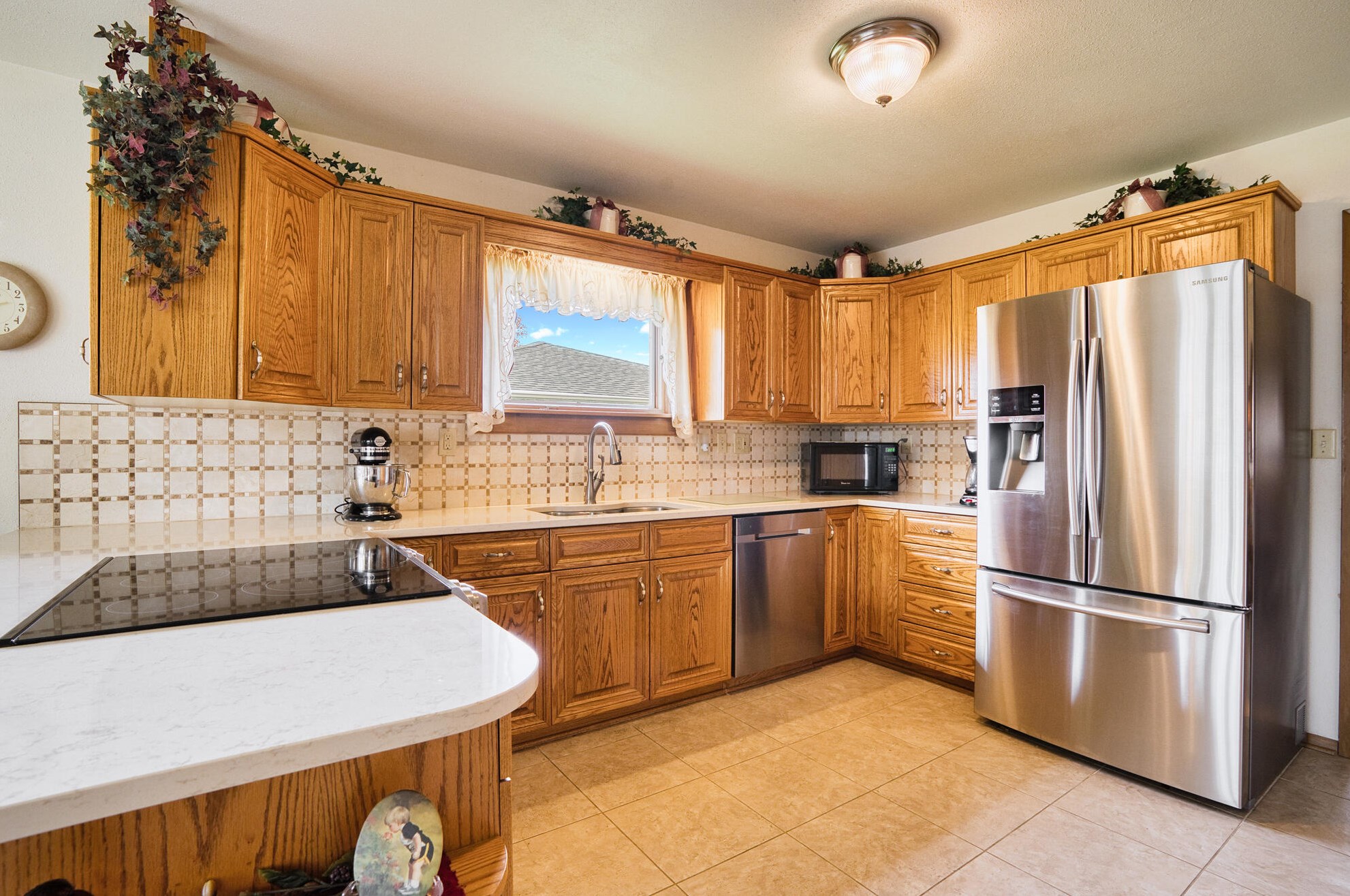 1035 Bonnie Ct, Plymouth, WI 53073