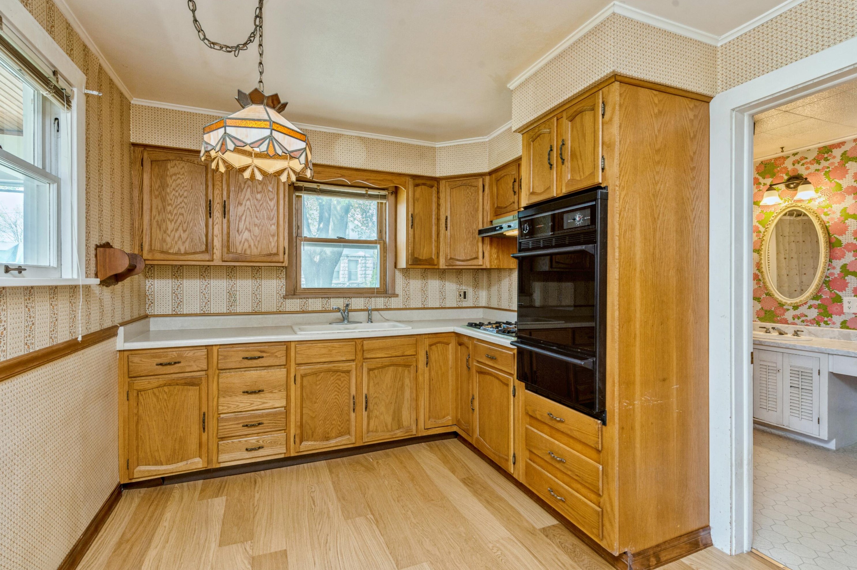 1004 Madison St, Lake Geneva, WI 53147
