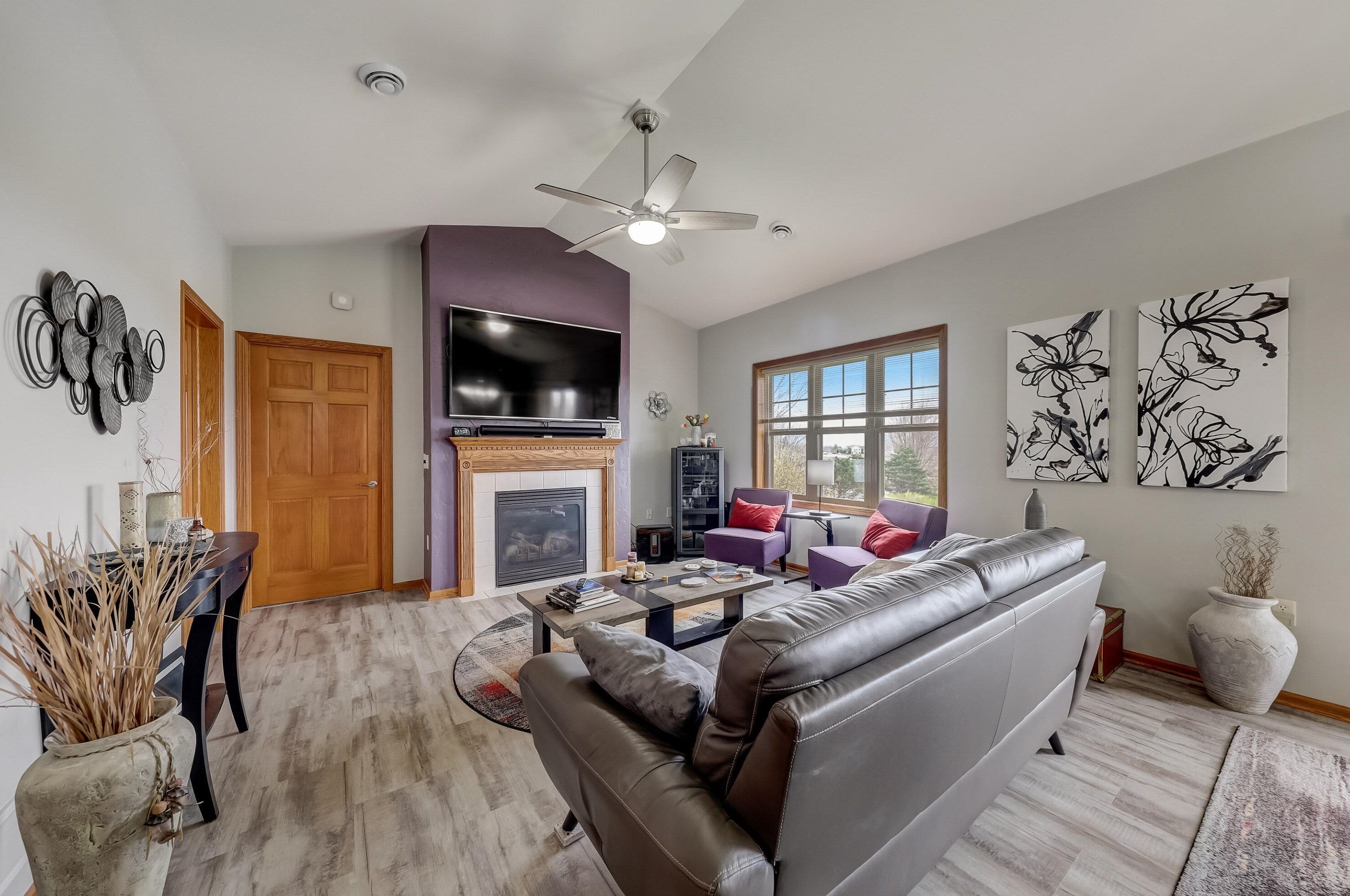 1616 New Port Vista Dr, Grafton, WI 53024-9382