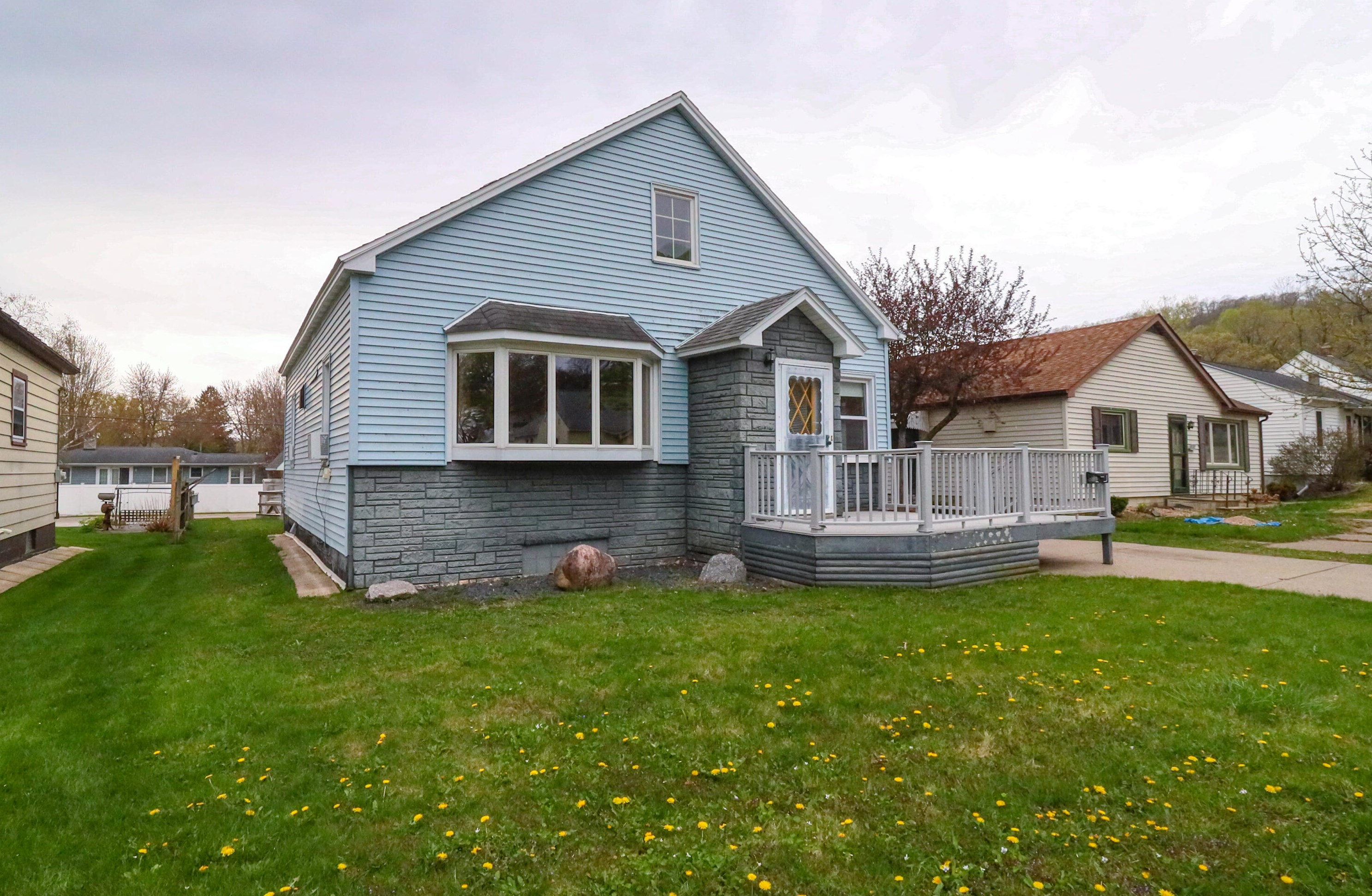 521 2nd St, La Crescent, MN 55947