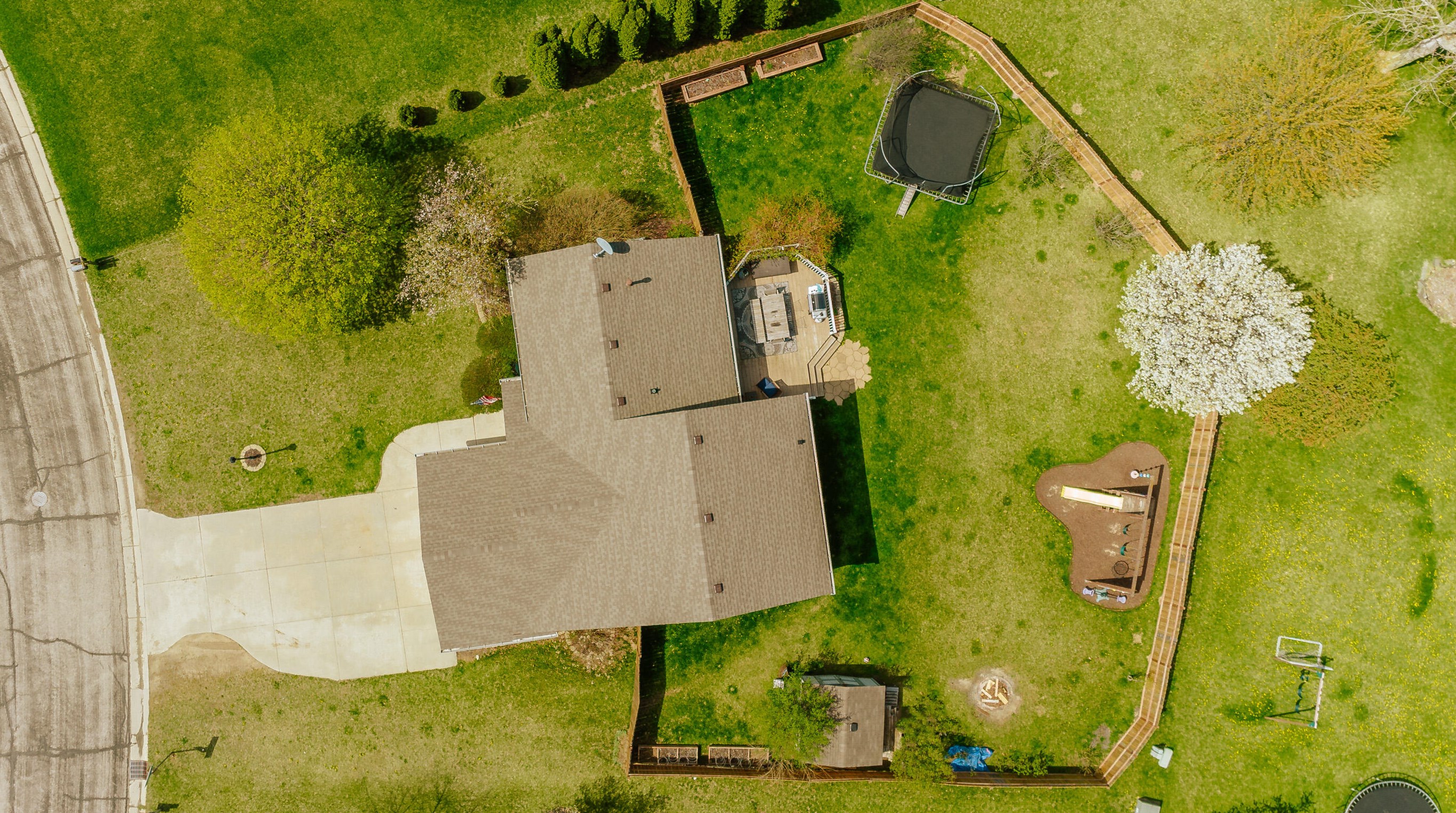 2544 N Sterling Cir, East Troy, WI 53120