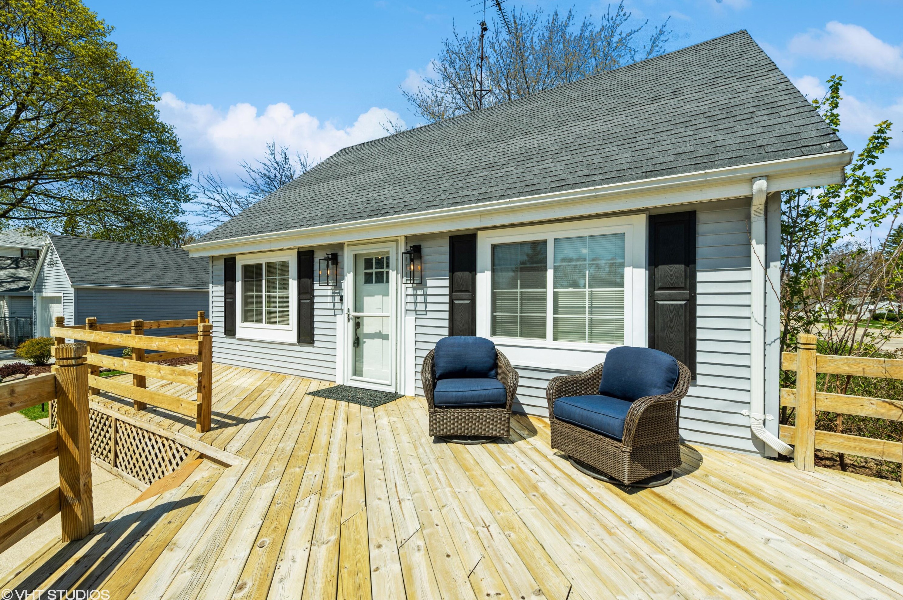 112 E Page St, Elkhorn, WI 53121