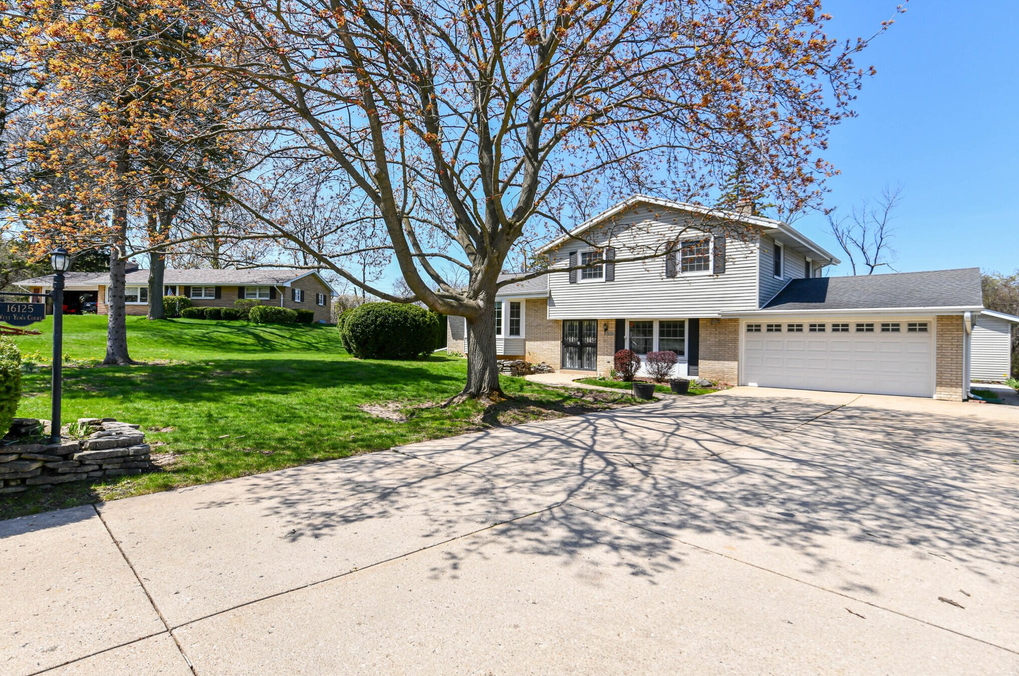 16125 W Yuma Ct, Waukesha, WI 53151