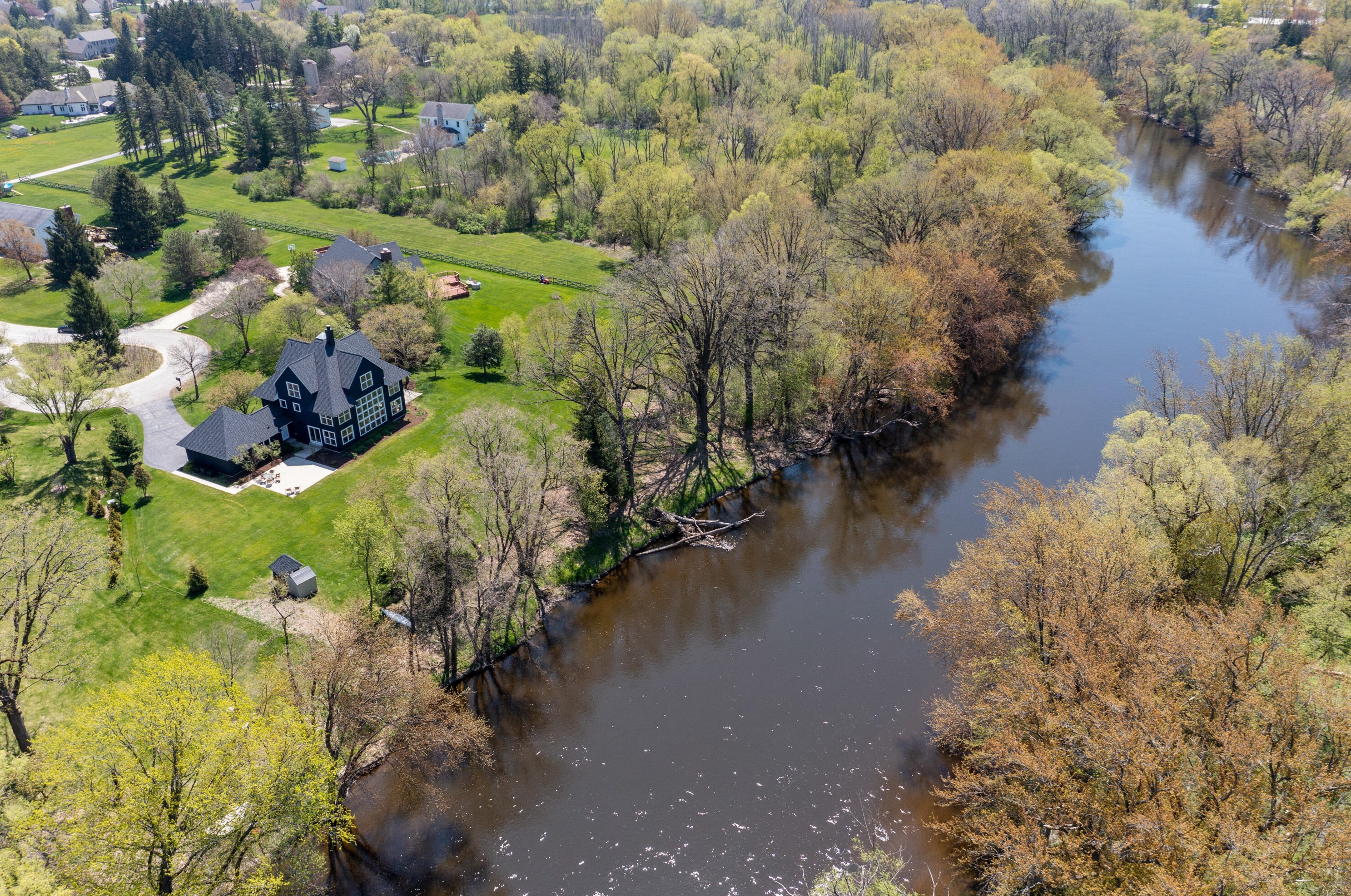 4828 W River Hollow Ct, Thiensville, WI 53092