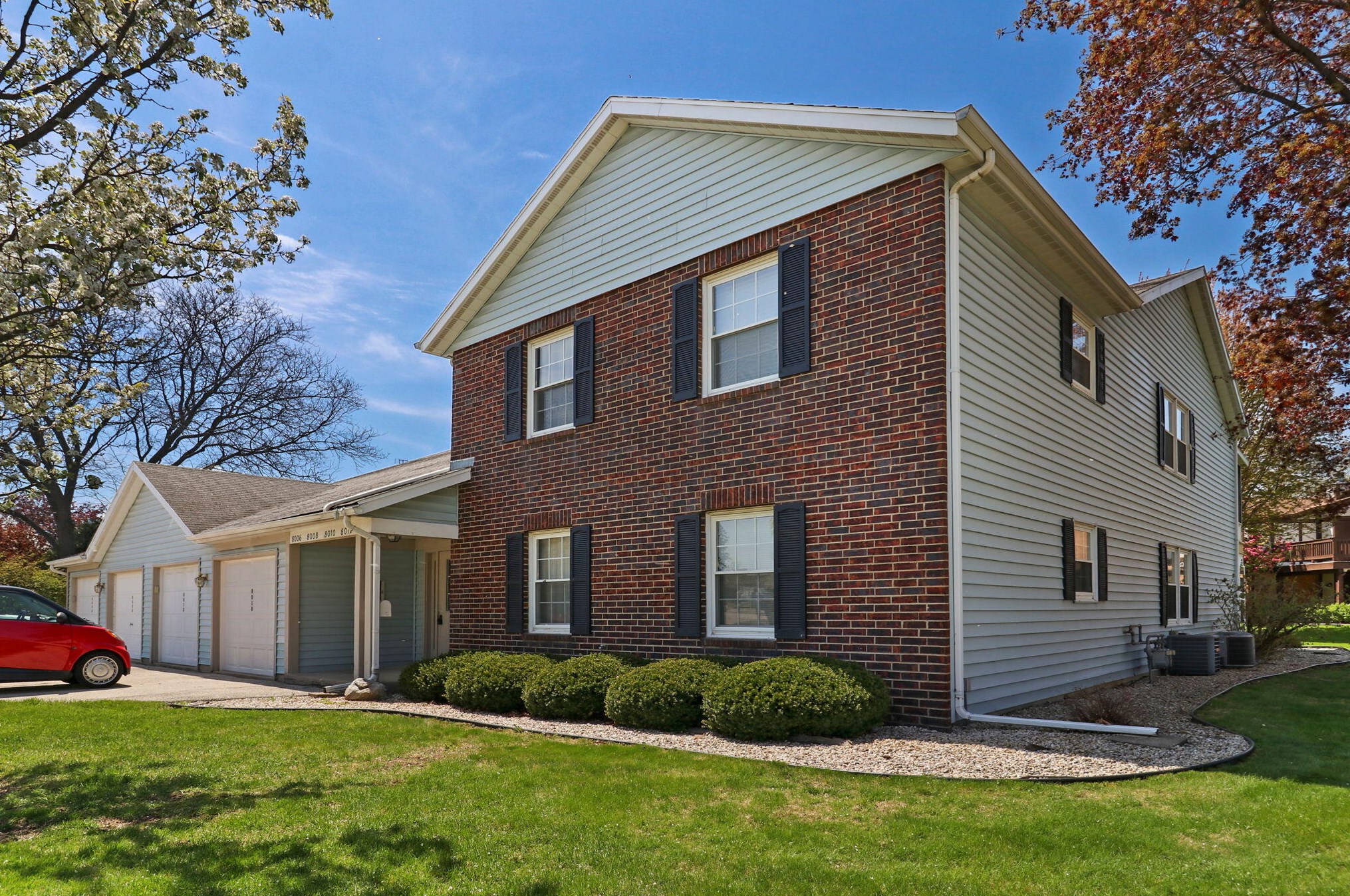 8006 41st Ave, Kenosha, WI 53142