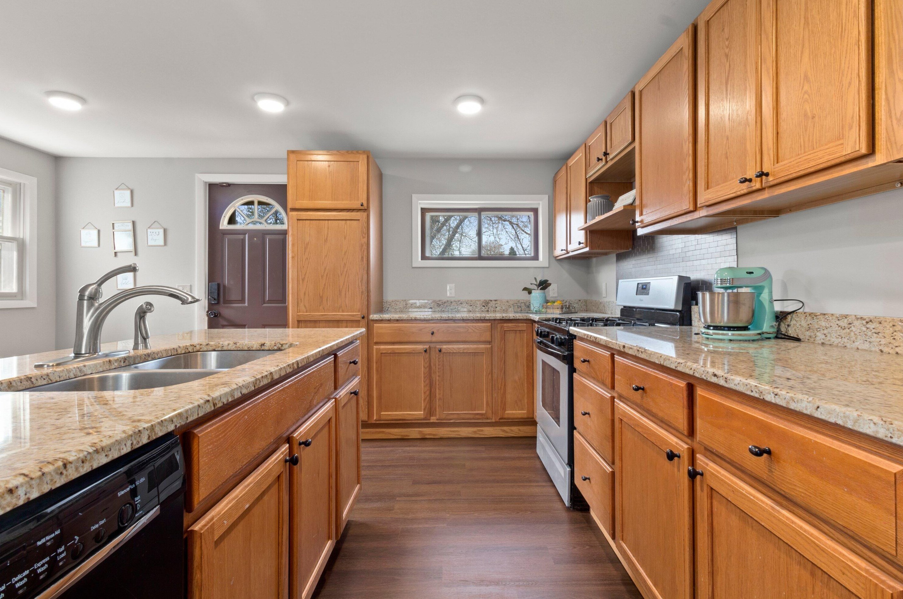136 Gould St, Beaver Dam, WI 53916-1806