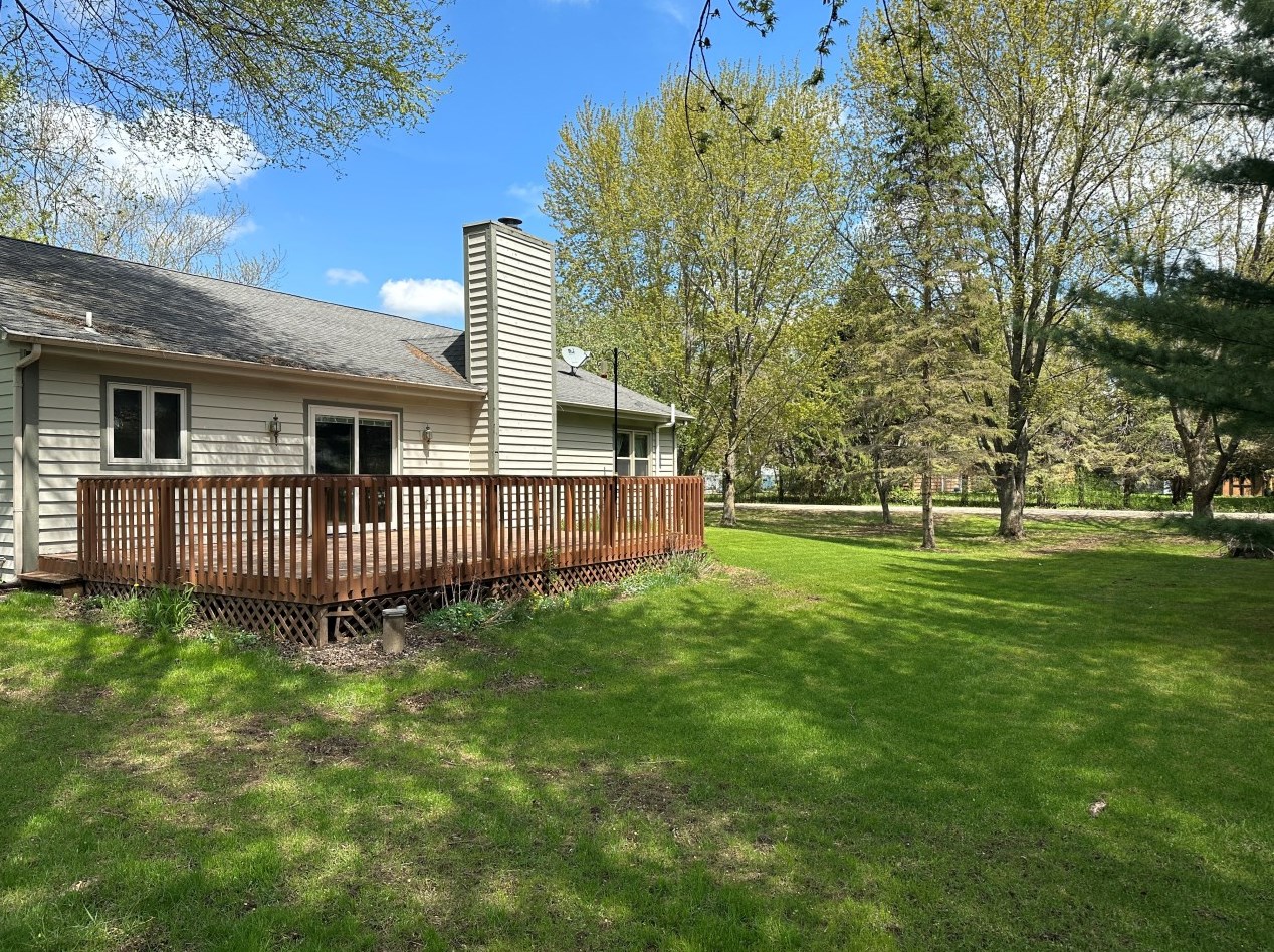 103 W South St, Wales, WI 53183