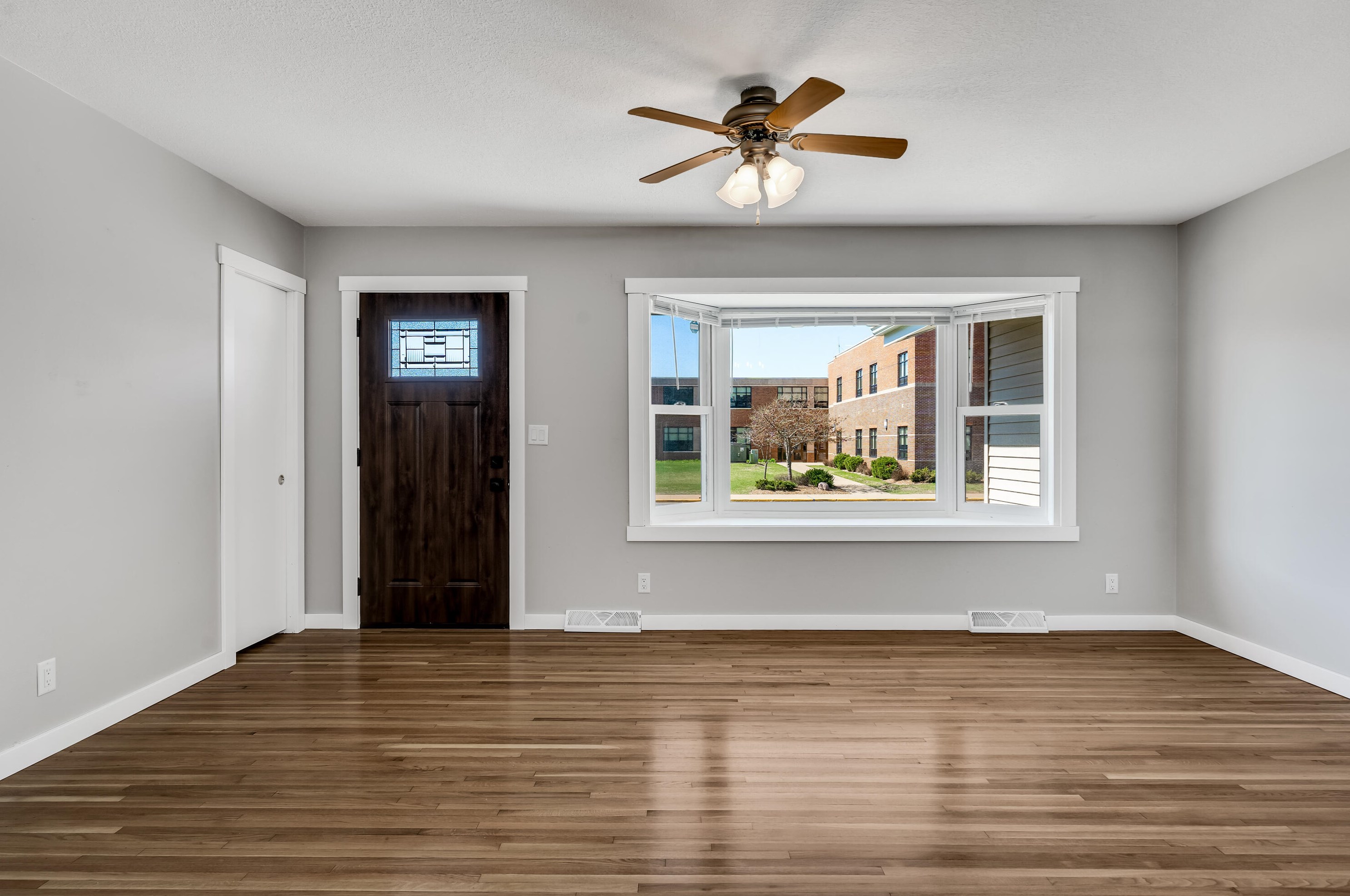 423 Main St N, Holmen, WI 54636