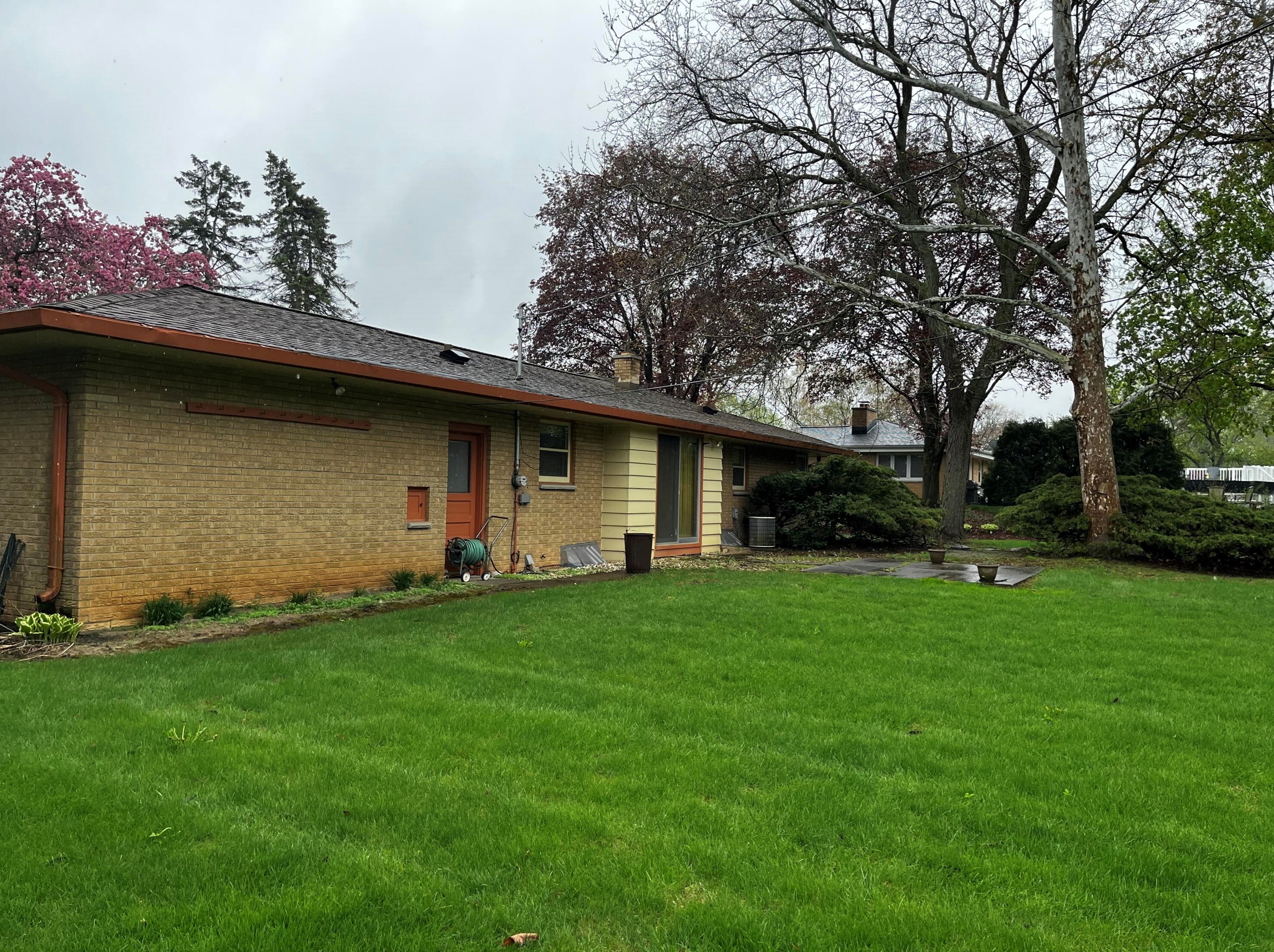 2645 Sheraton Rd, Brookfield, WI 53005-5243