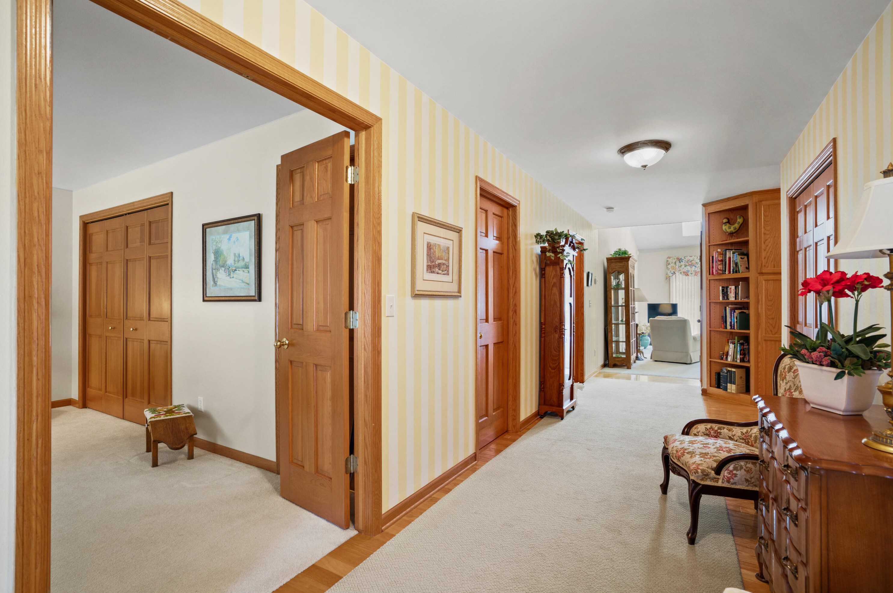 7451 Carter Cir S, Hales Corners, WI 53132