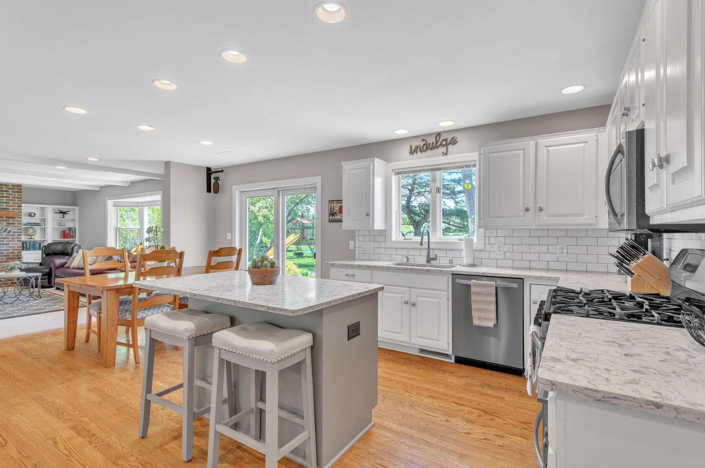 10523 N Haddonstone Pl, Thiensville, WI 53092